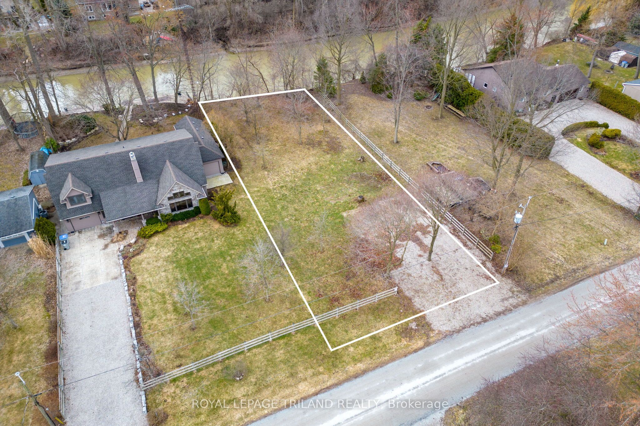 8419 Defore Drive, Lambton Shores, ON N0M 1T0