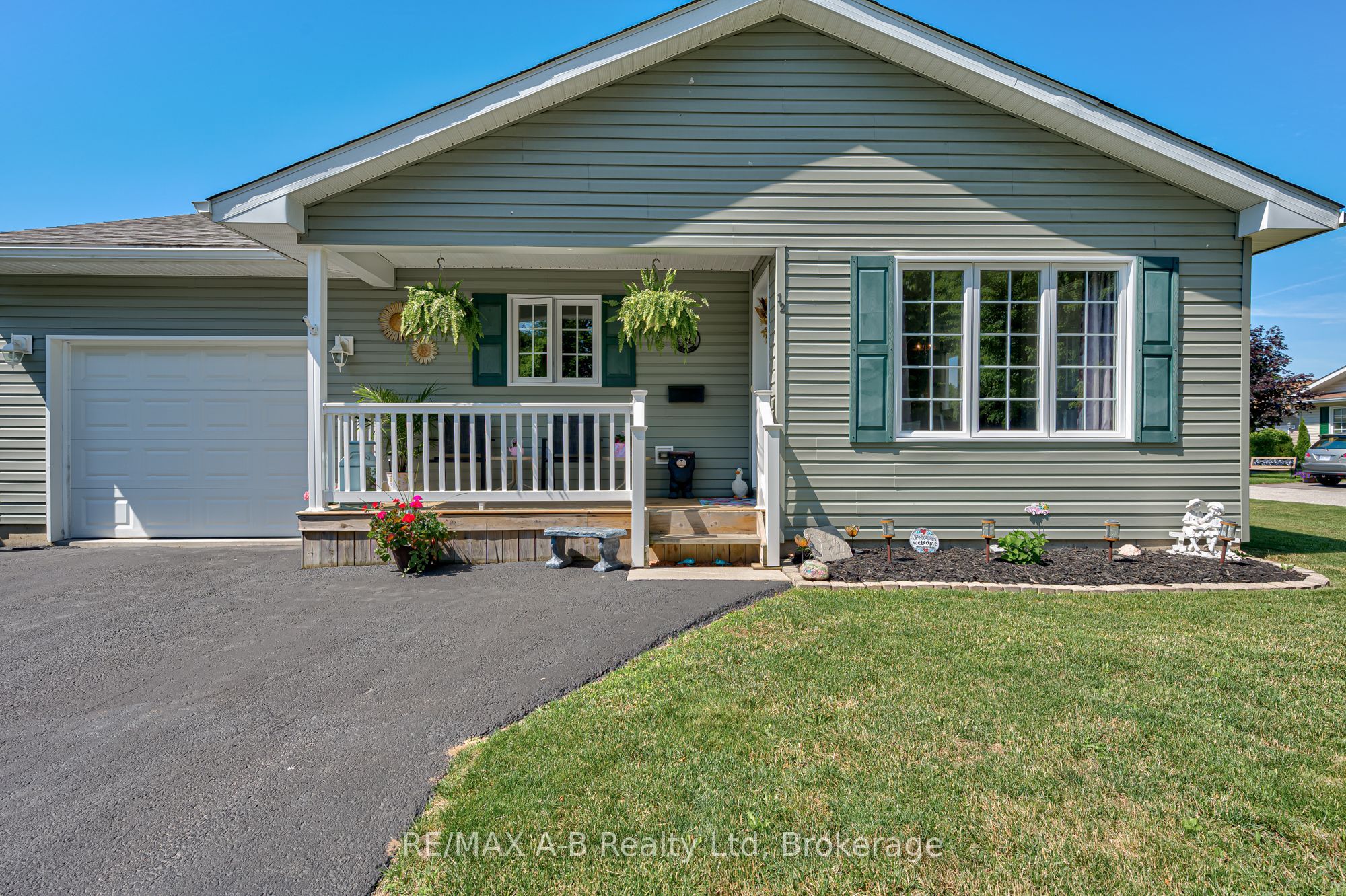 12 Kellestine Drive, Strathroy-Caradoc, ON N7G 0C5 photo 4