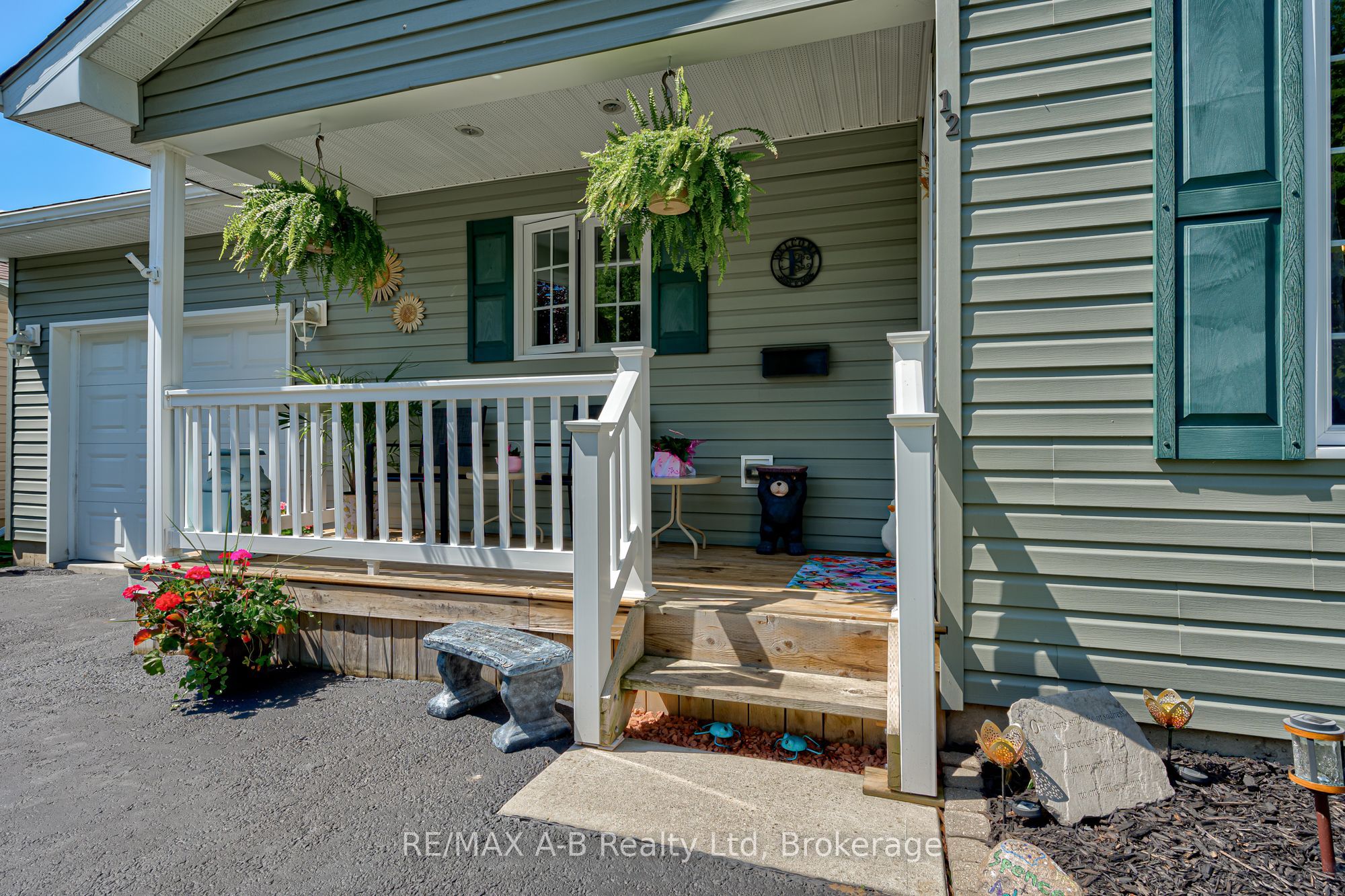 12 Kellestine Drive, Strathroy-Caradoc, ON N7G 0C5 photo 5