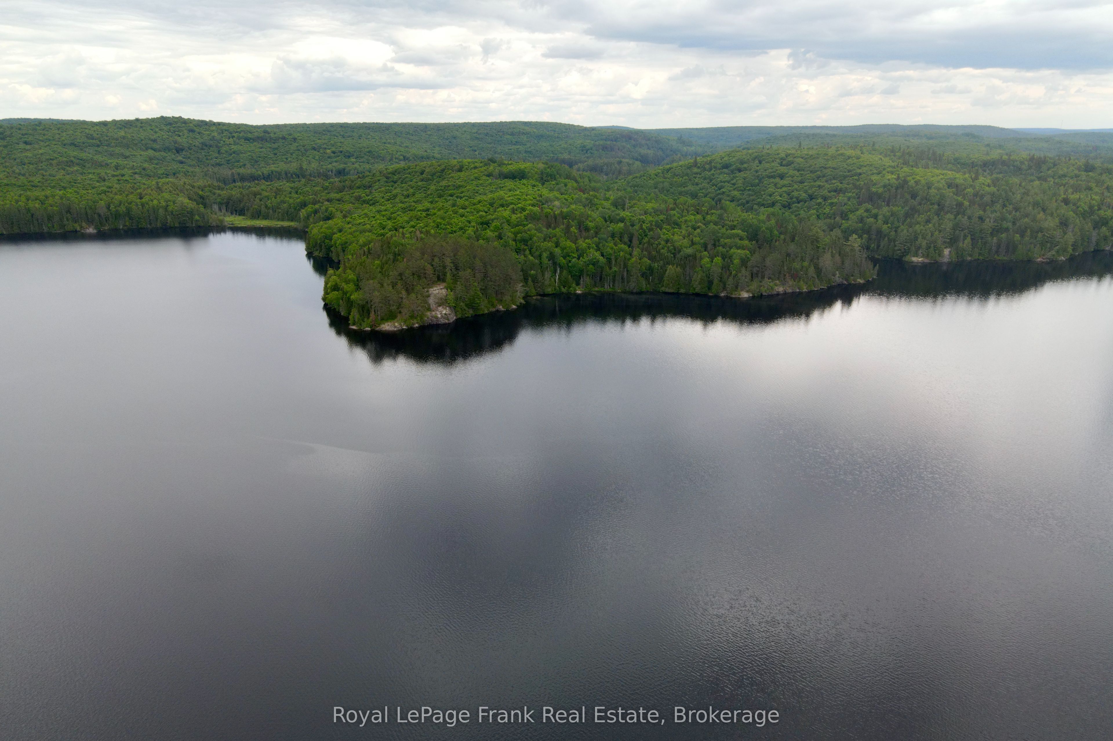 554A South McKenzie Lake Road, South Algonquin, ON K0L 2K0 photo 2
