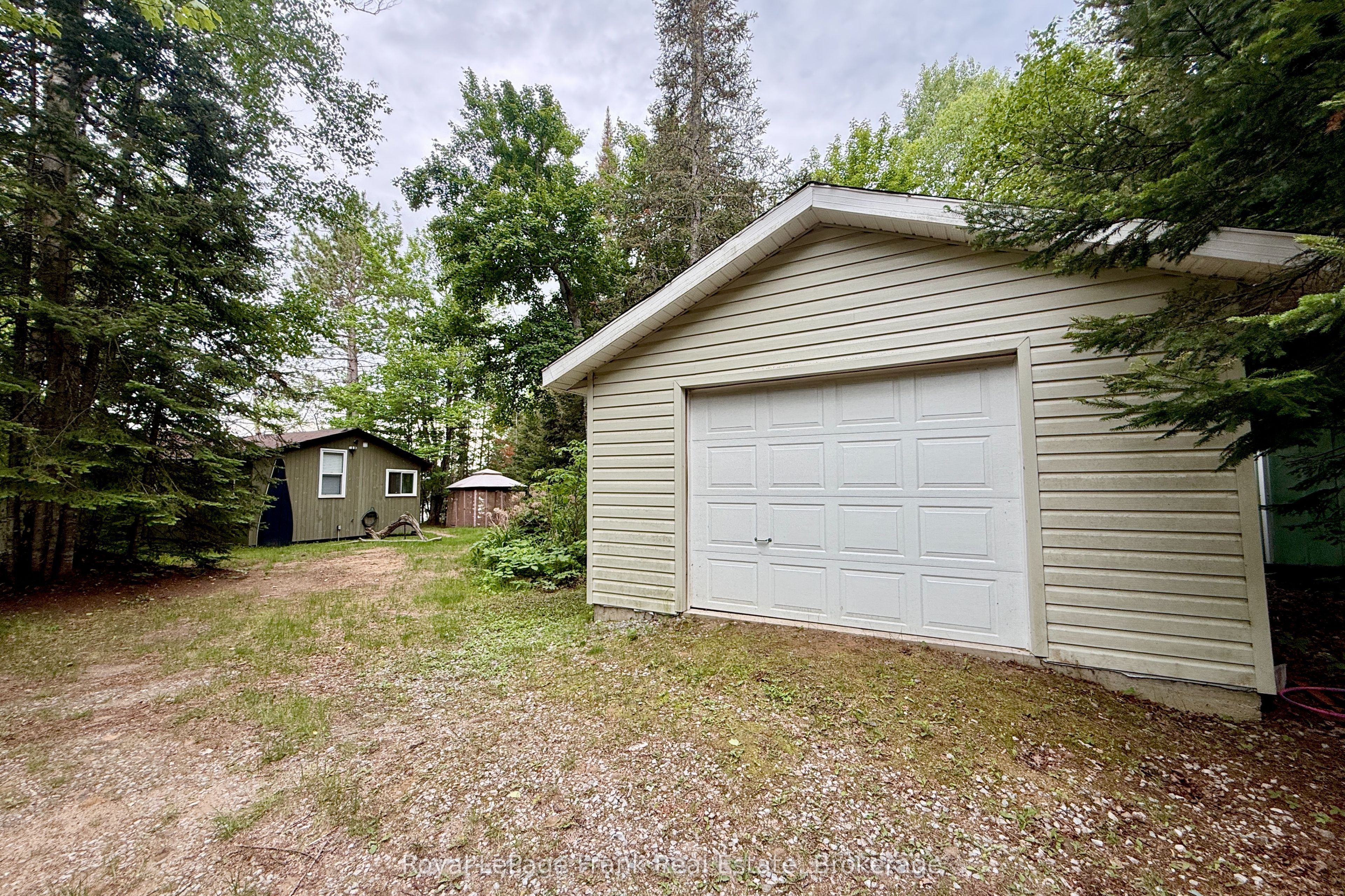554A South McKenzie Lake Road, South Algonquin, ON K0L 2K0 photo 4