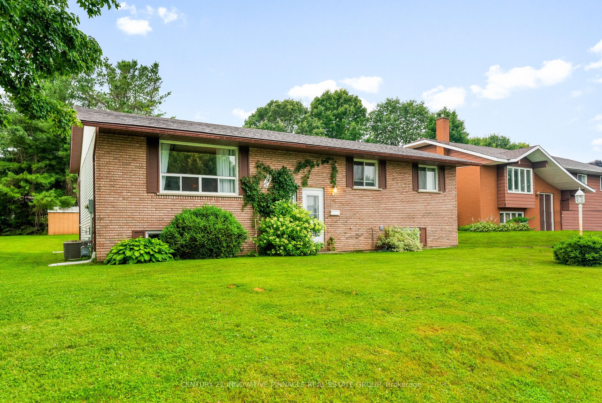 594 Herbert Street E, Pembroke, ON K8A 8E9 photo 3
