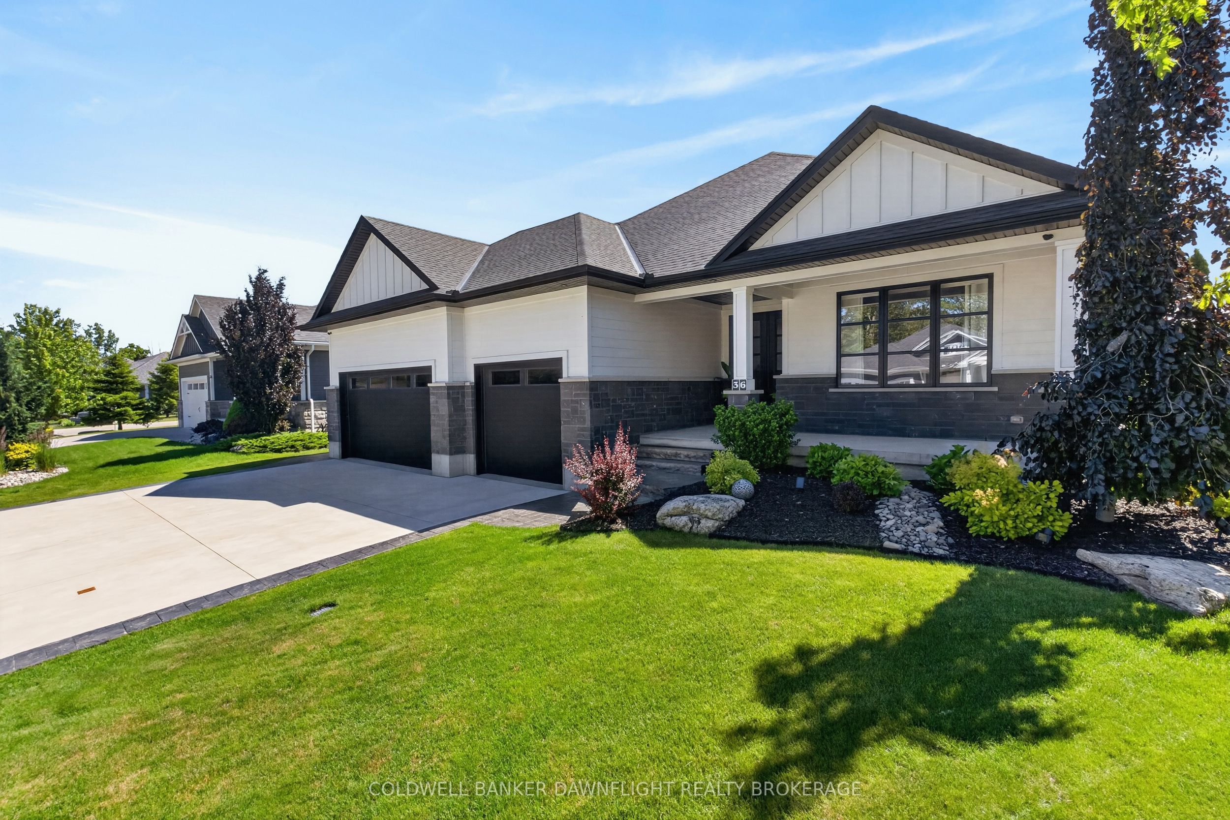 36 Erin Place, Lambton Shores, ON N0M 1T0 photo 2