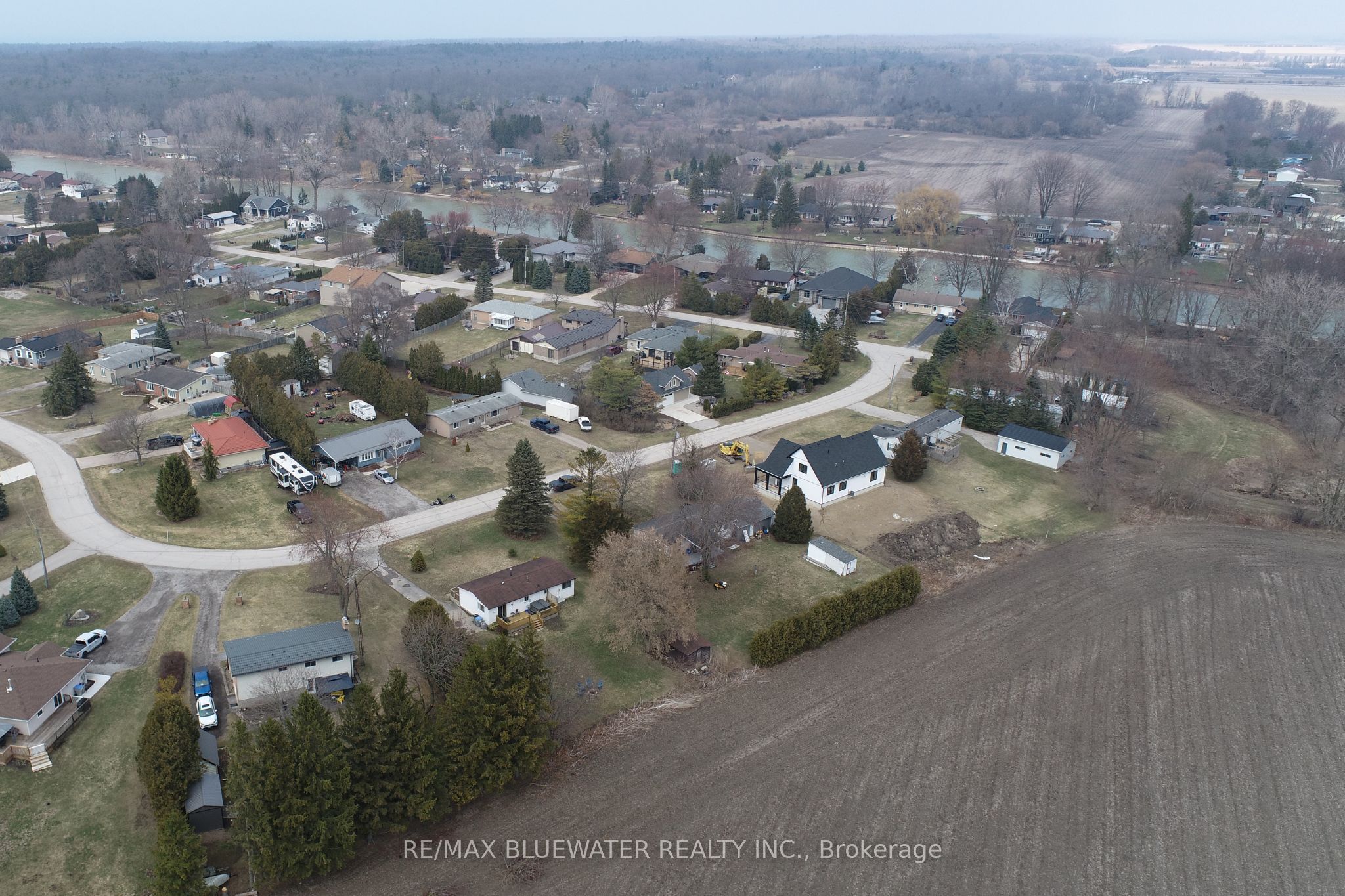 9897 Eric Street, Lambton Shores, ON N0M 2N0 photo 3
