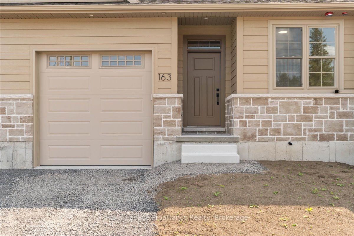 163 Pomeroy Avenue, Tweed, ON K0K 3J0 photo 3
