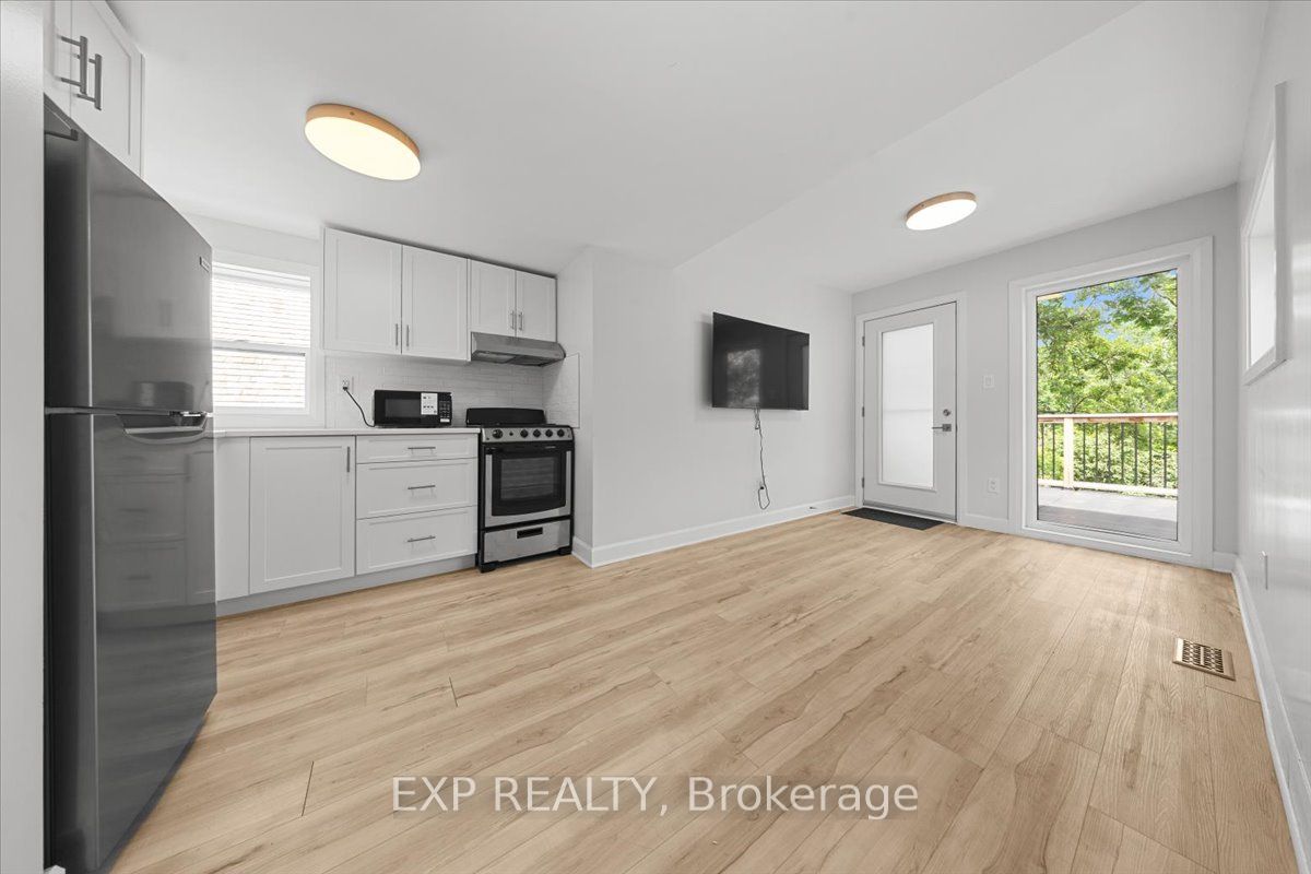 183 Britannia Road 1, Britannia - Lincoln Heights and Area, ON K2B 5X1 photo 4