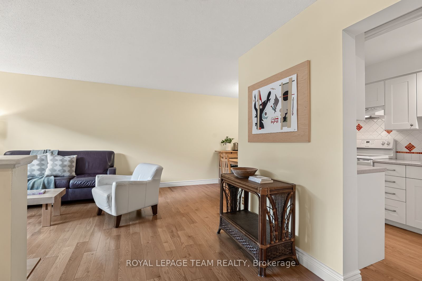402 Montfort Street 7, Vanier and Kingsview Park, ON K1L 8G7 photo 5