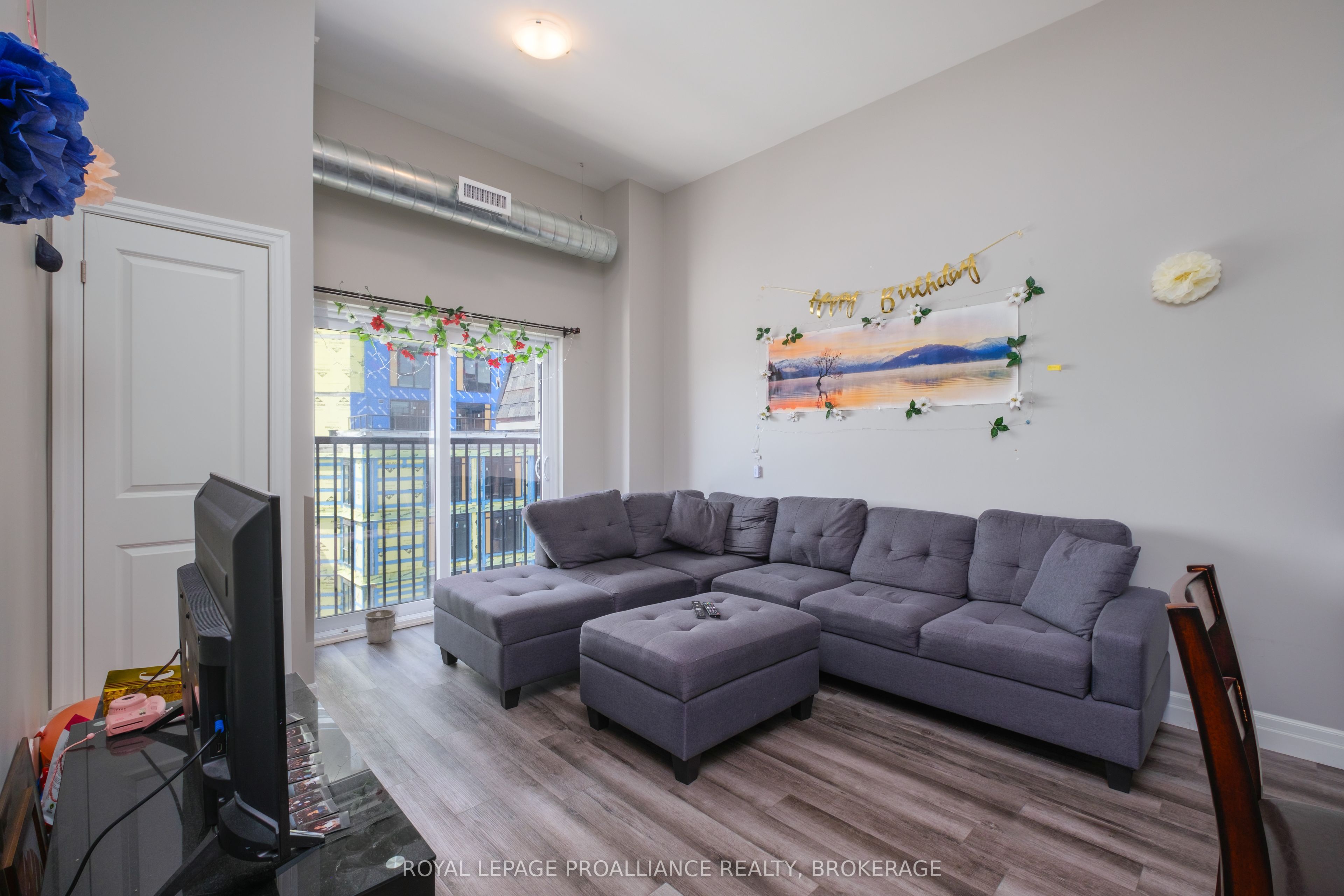 501 Frontenac Street 502, Kingston, ON K7K 4L9 photo 2