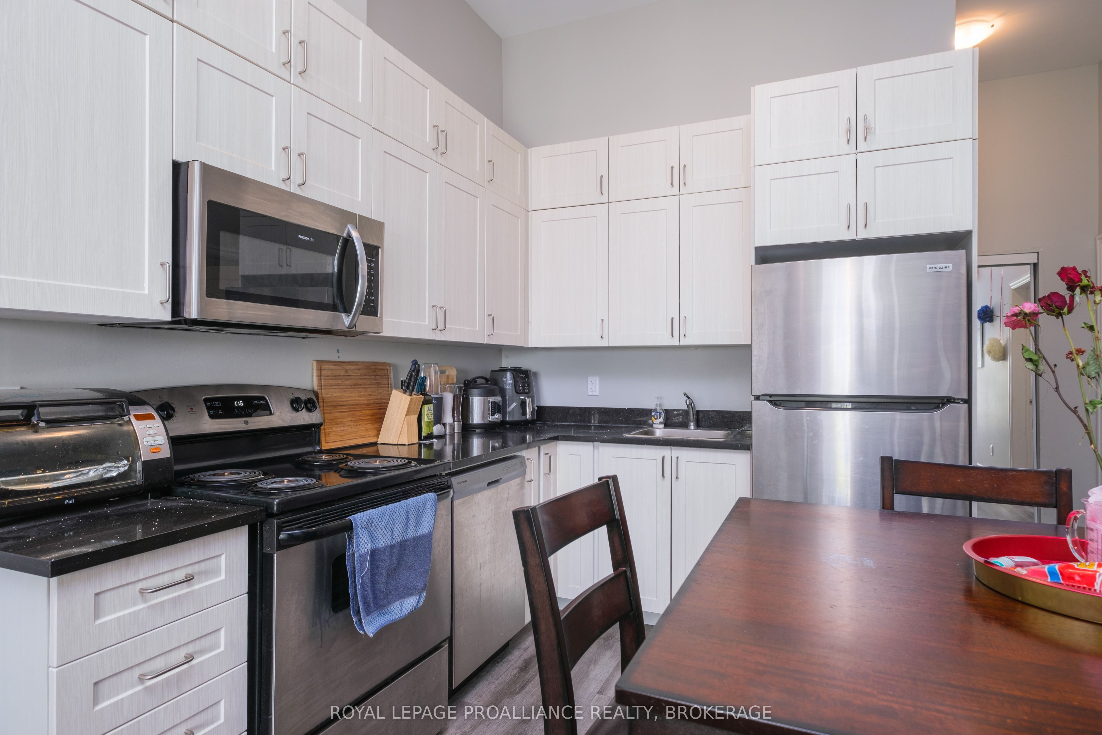 501 Frontenac Street 502, Kingston, ON K7K 4L9 photo 3