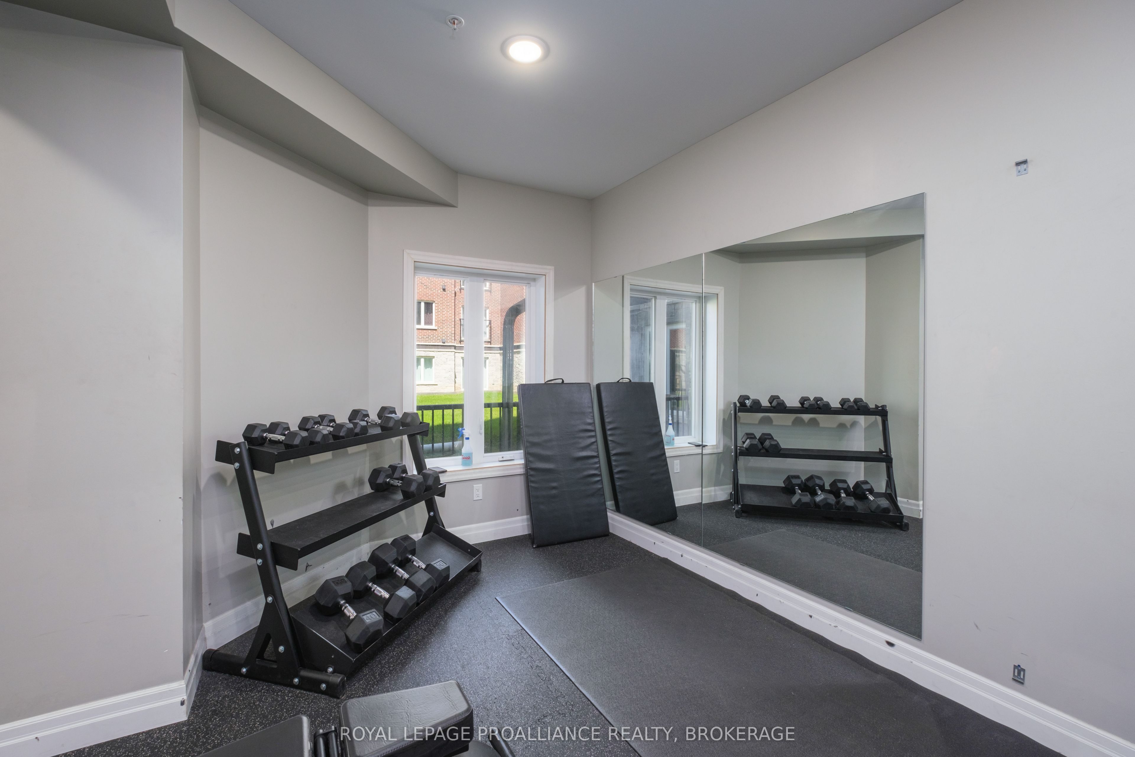 501 Frontenac Street 402, Kingston, ON K7K 4L9 photo 5