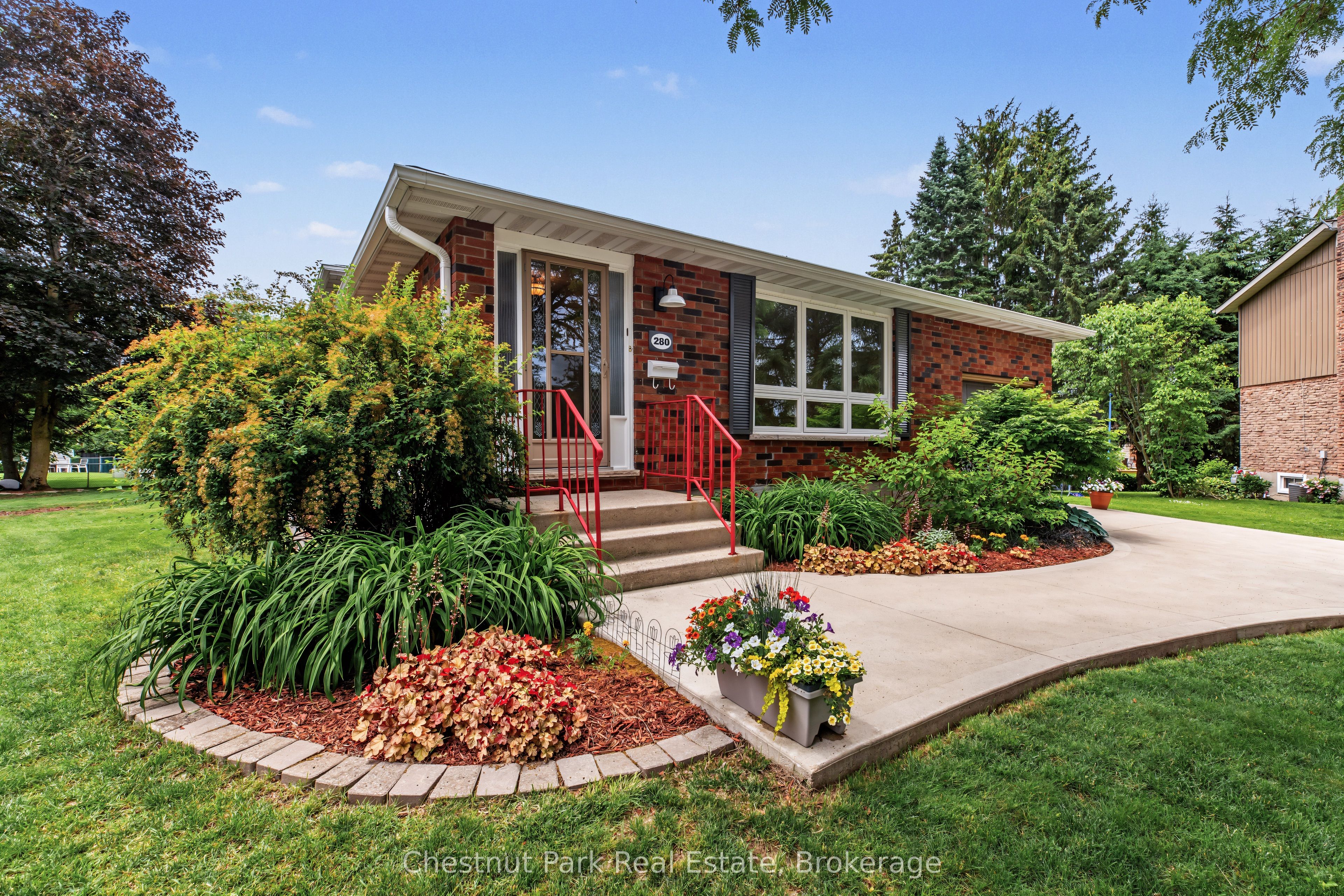 280 8th Avenue E, Owen Sound, ON N4K 3A2 photo 2