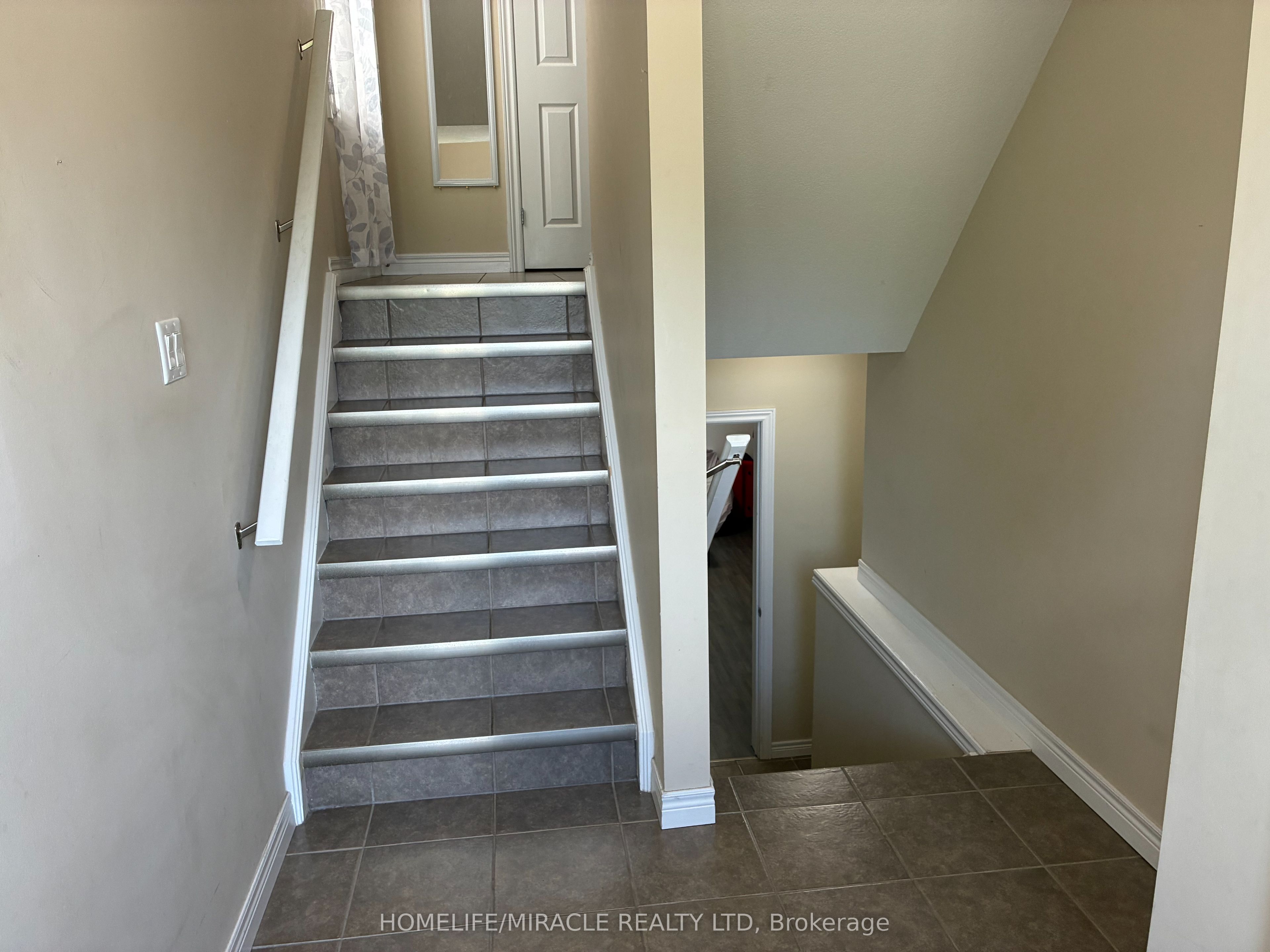 45 Oakes Crescent, Guelph, ON N1E 0J6 photo 3