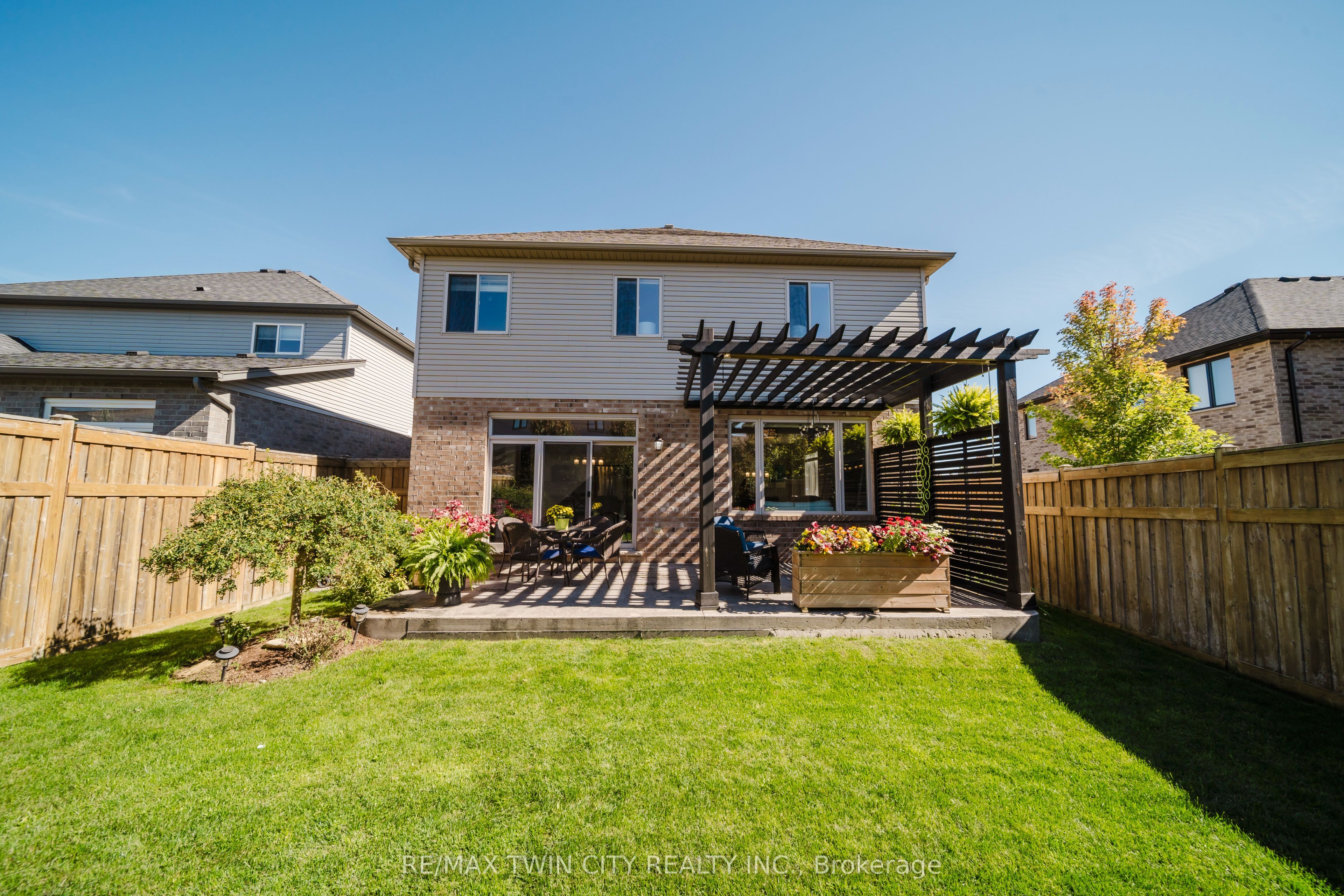 597 Sundew Drive, Waterloo, ON N2V 0B9 photo 3