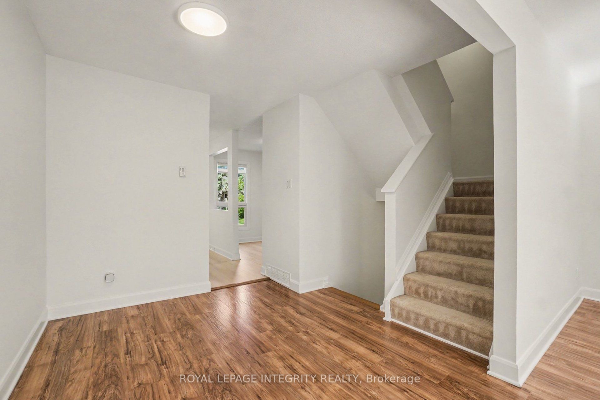 1507 Ballard Court 2, Cyrville - Carson Grove - Pineview, ON K1B 4Z1 photo 3