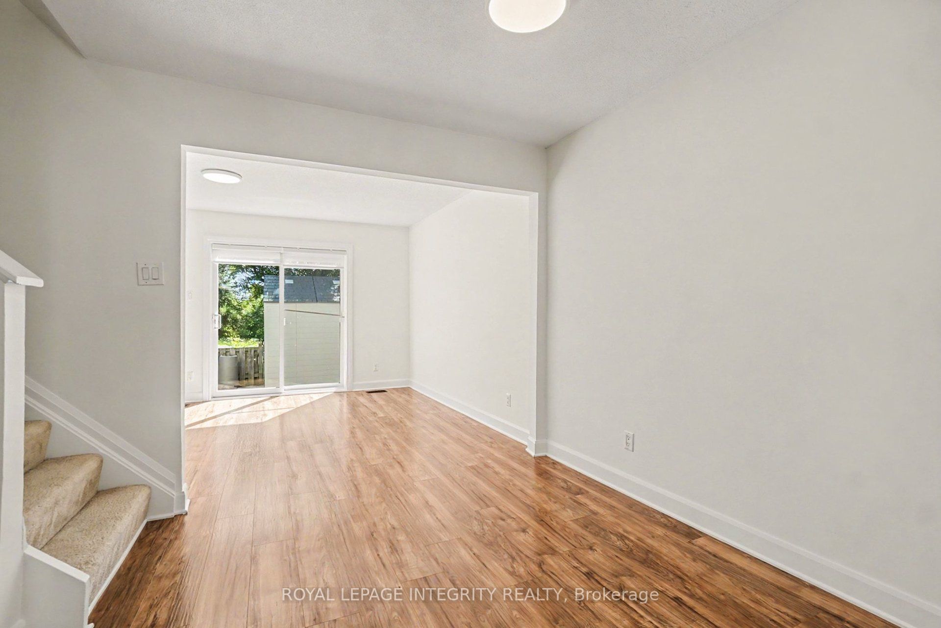 1507 Ballard Court 2, Cyrville - Carson Grove - Pineview, ON K1B 4Z1 photo 4