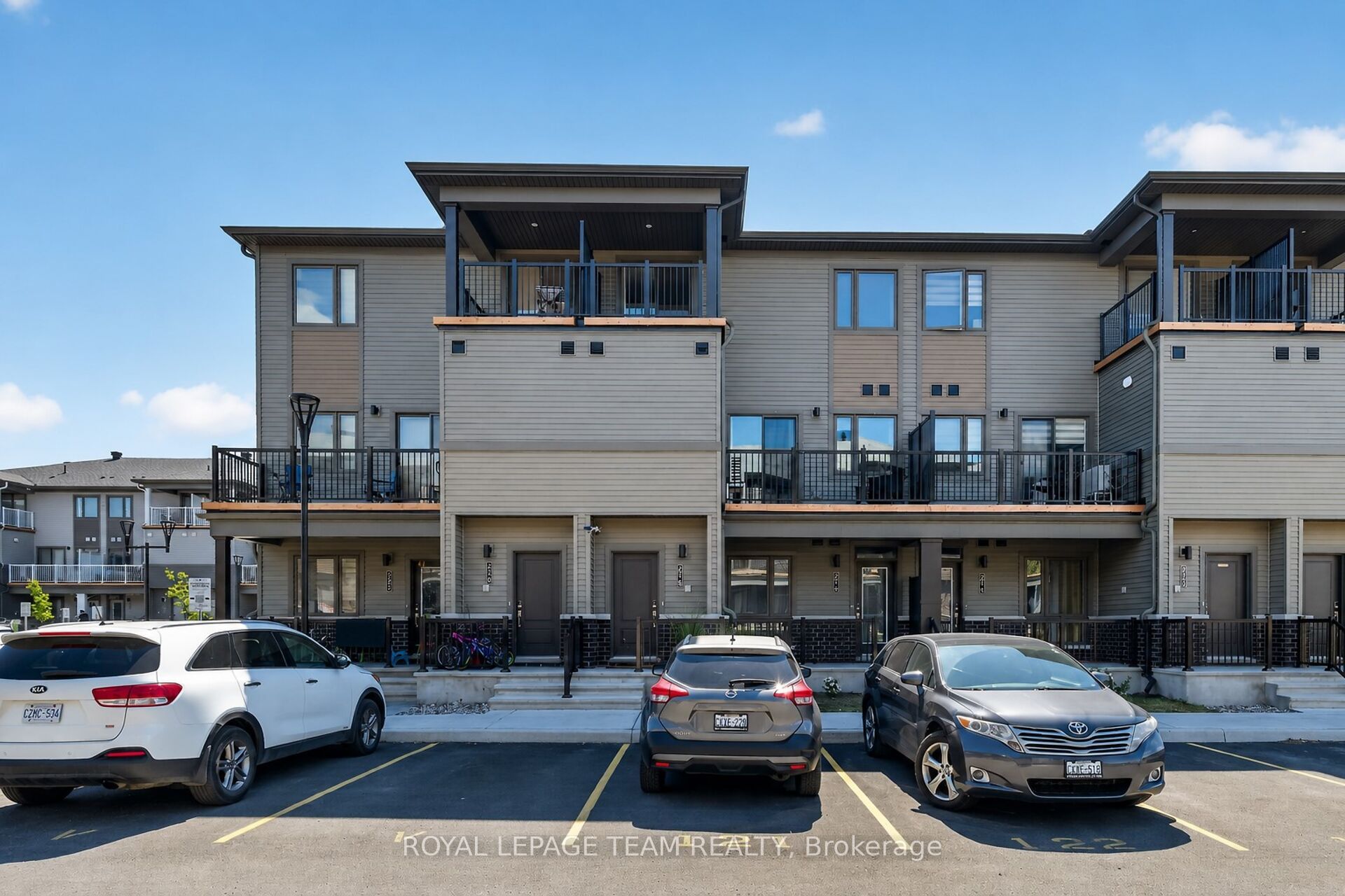 218 Parnian Private, Barrhaven, ON K2J 4H7