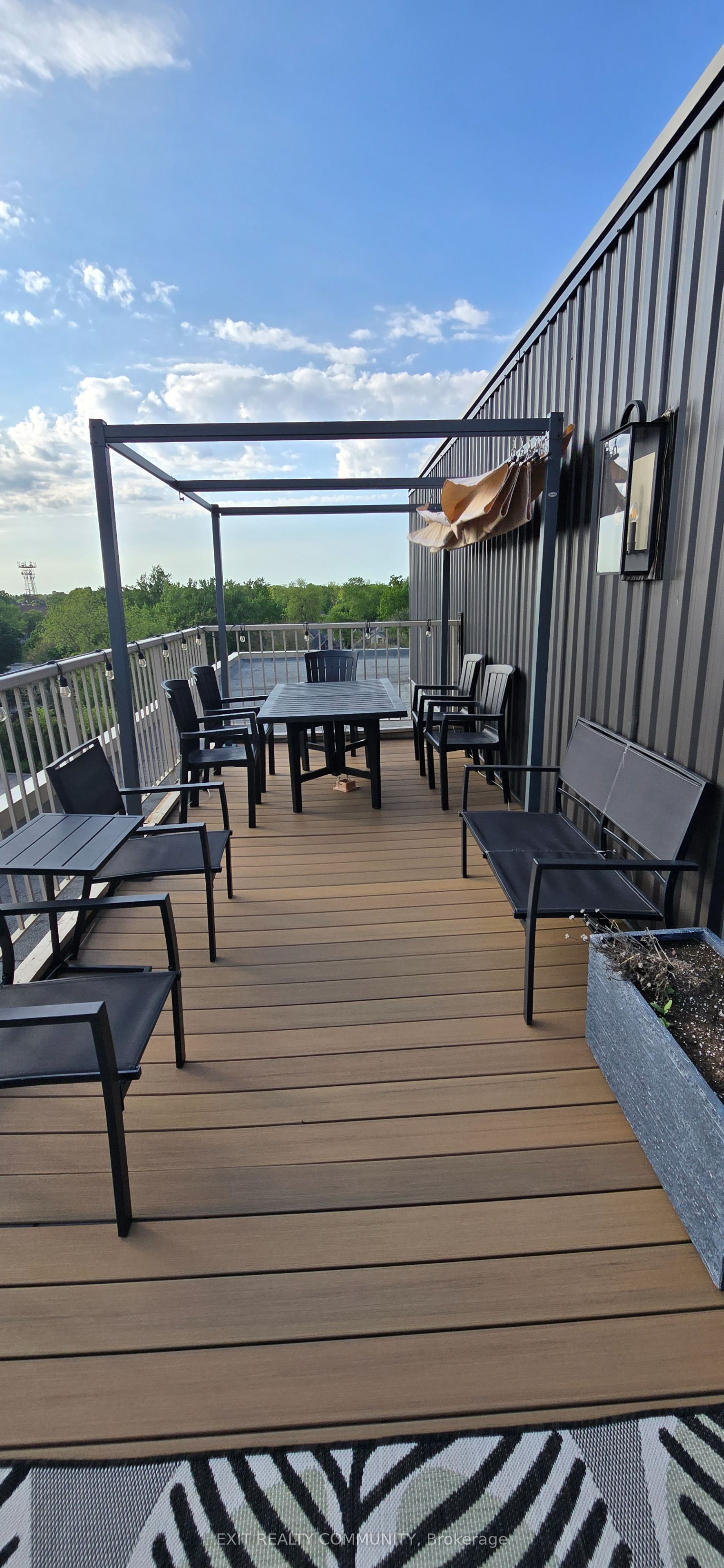 440 Central Avenue 303, London East, ON N6B 3E2
