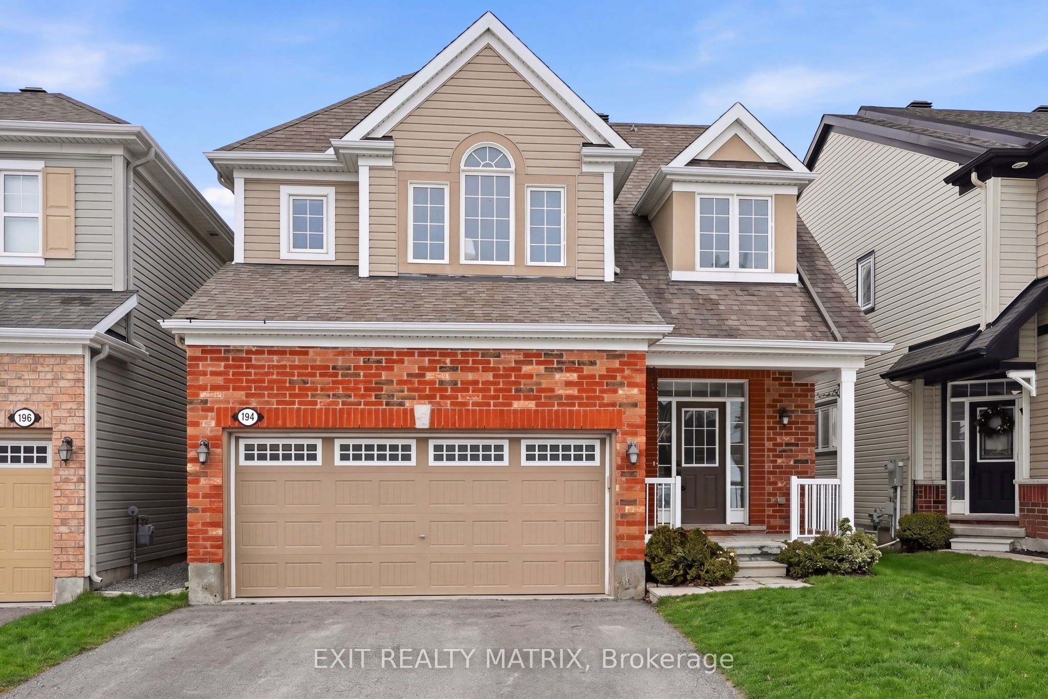 194 Flowing Creek Circle, Kanata, ON K2M 2R7