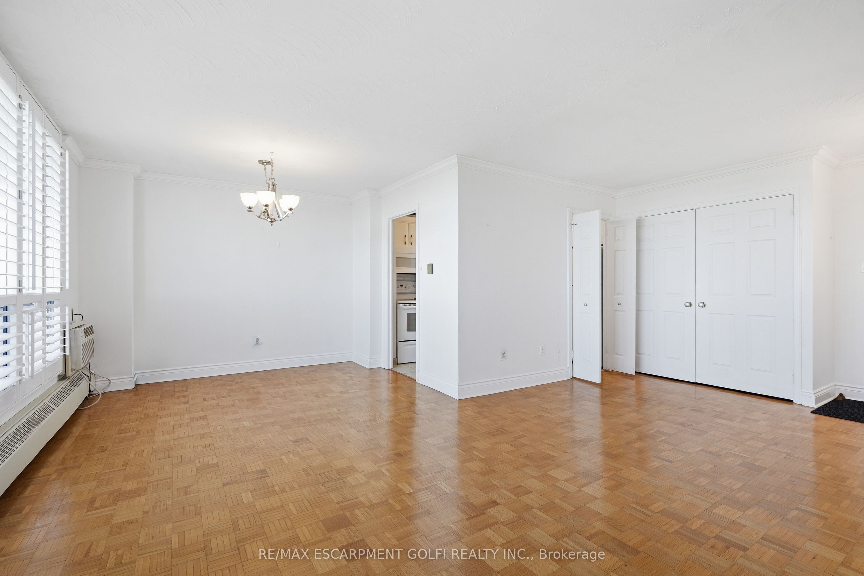 15 Towering Heights Boulevard 1005, St. Catharines, ON L2T 3G7 photo 5