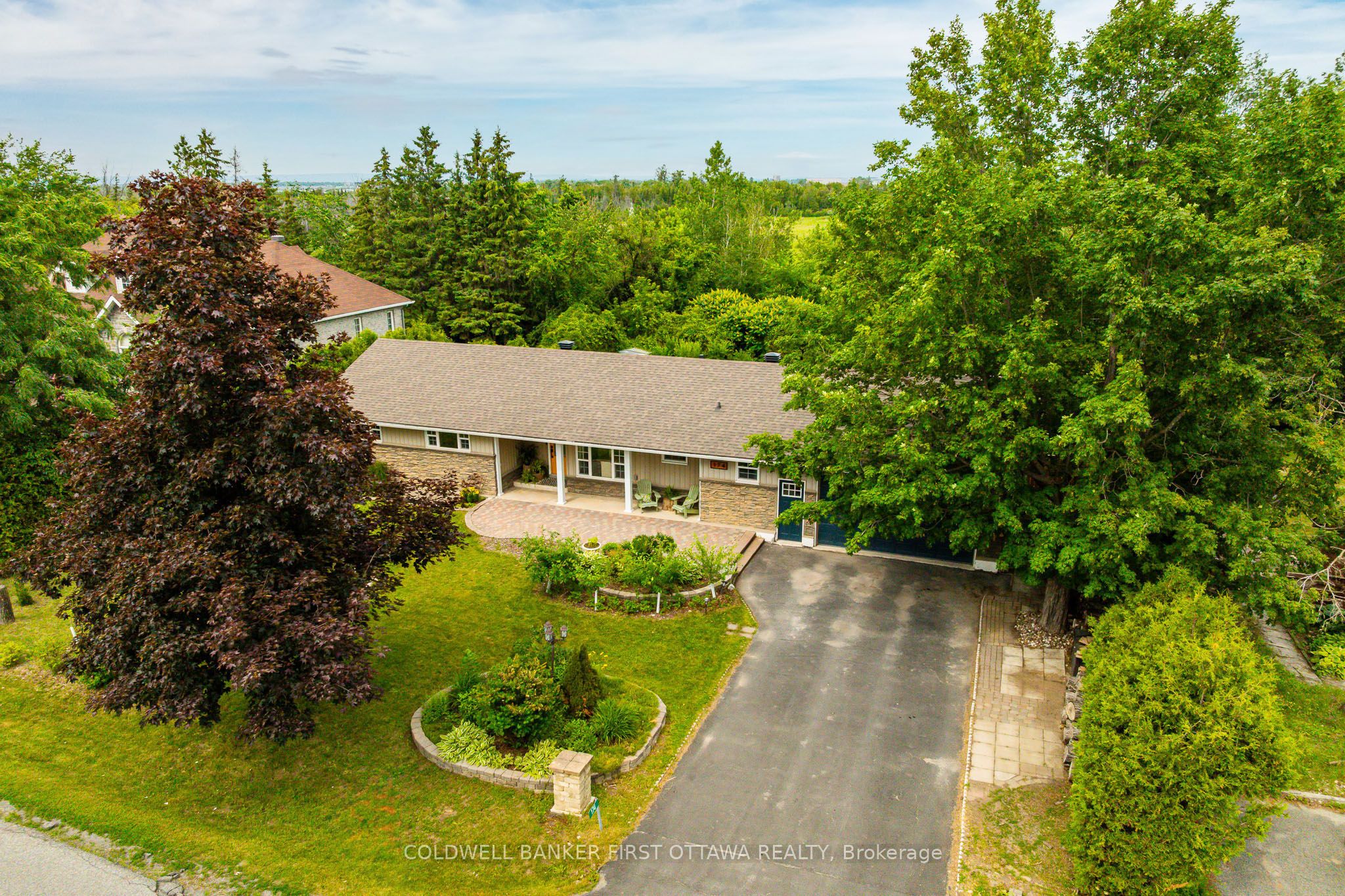 174 Lloydalex Crescent, Stittsville - Munster - Richmond, ON K0A 1L0