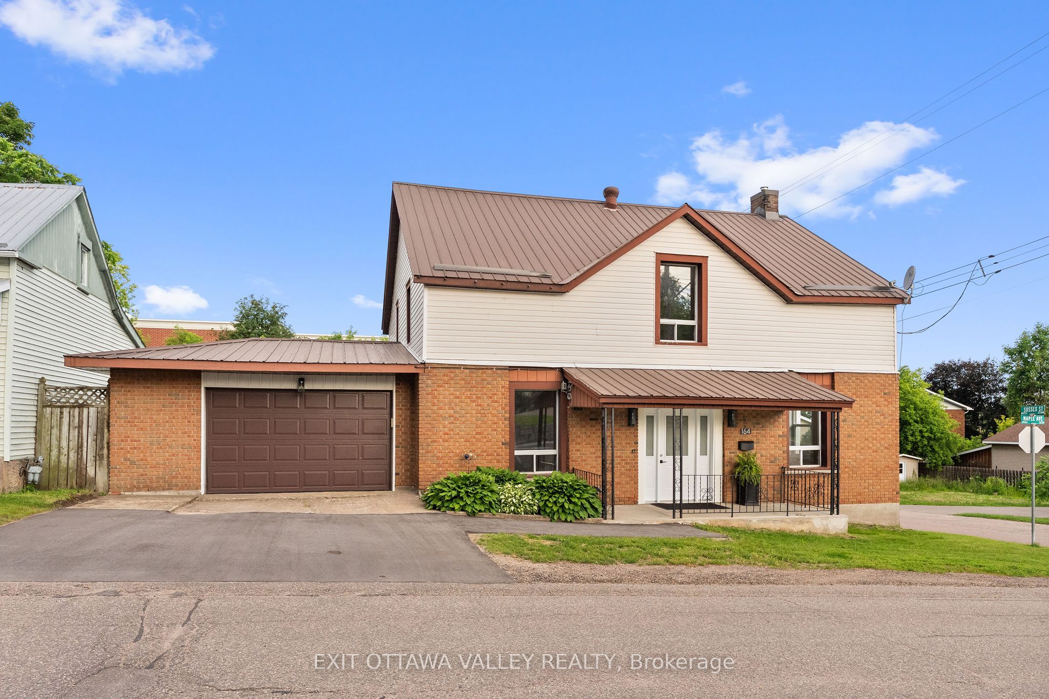 164 Maple Avenue, Pembroke, ON K8A 1L2 photo 2