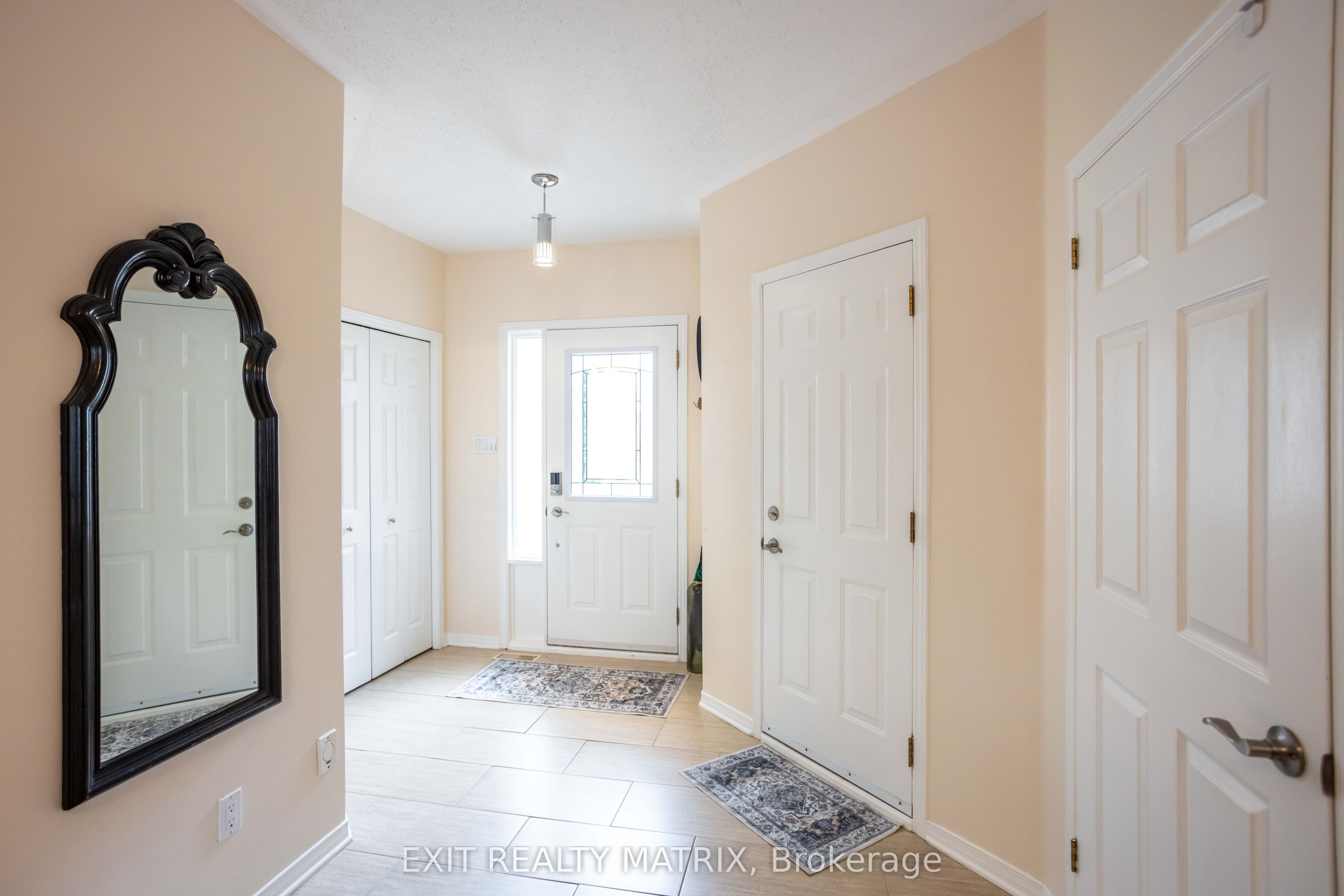 4620 Ogilvie Walk Crescent, Cyrville - Carson Grove - Pineview, ON K1J 1G7 photo 4