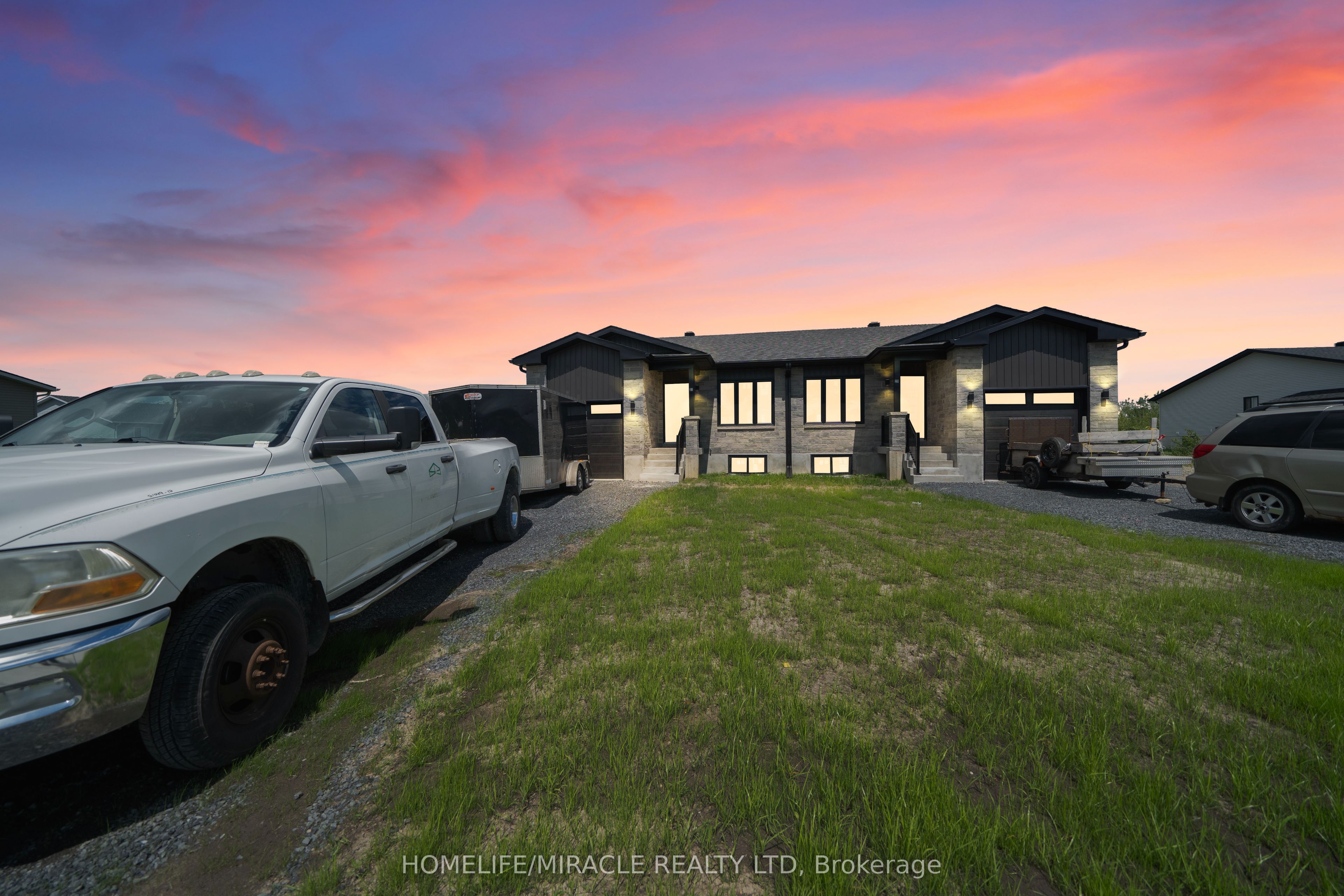 21 Portland Drive Main, Cornwall, ON K6H 0J4