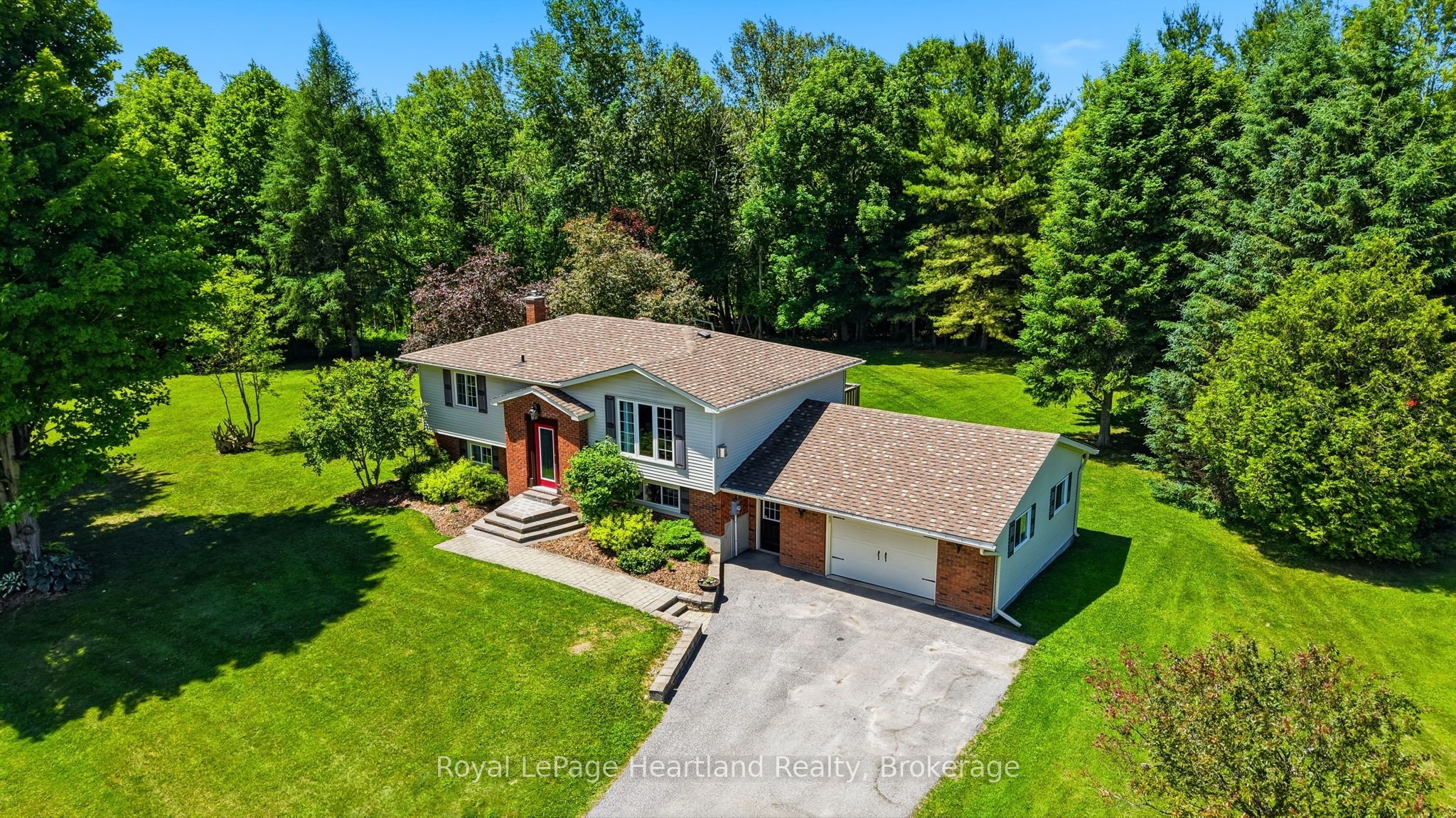 106 CEDAR Court, Chatsworth, ON N0H 1G0 photo 2