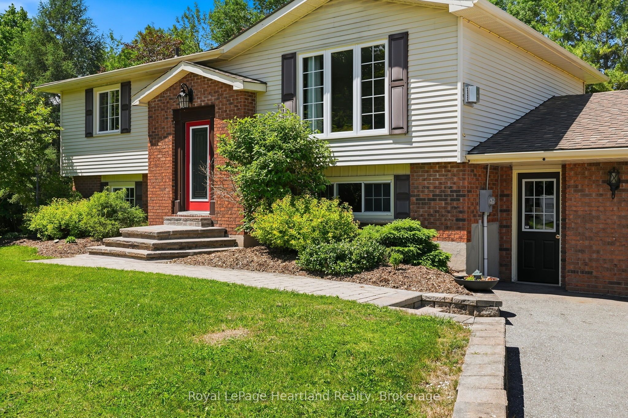 106 CEDAR Court, Chatsworth, ON N0H 1G0 photo 5