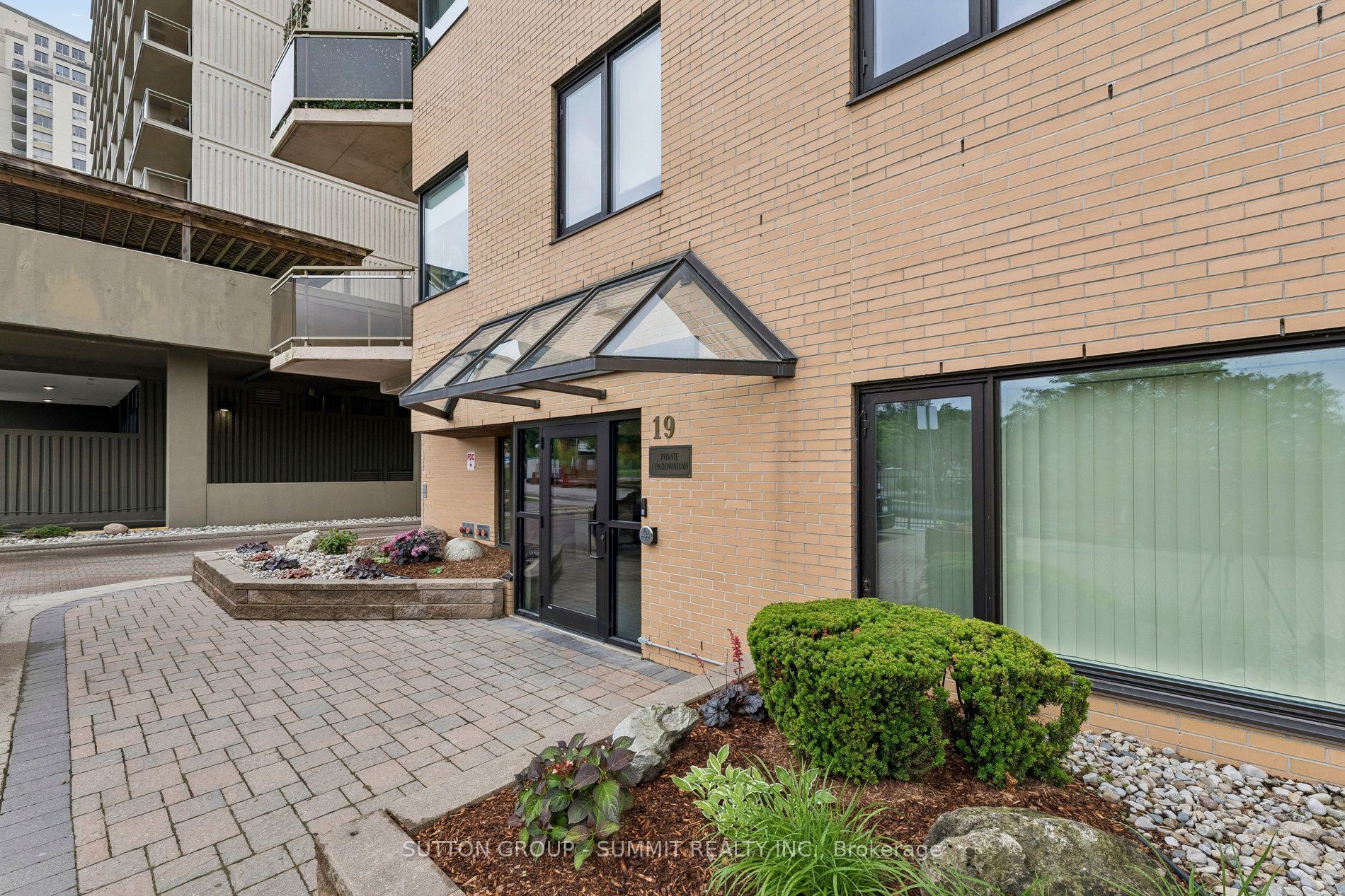 19 KING Street 1102, London East, ON N6A 5N8 photo 4