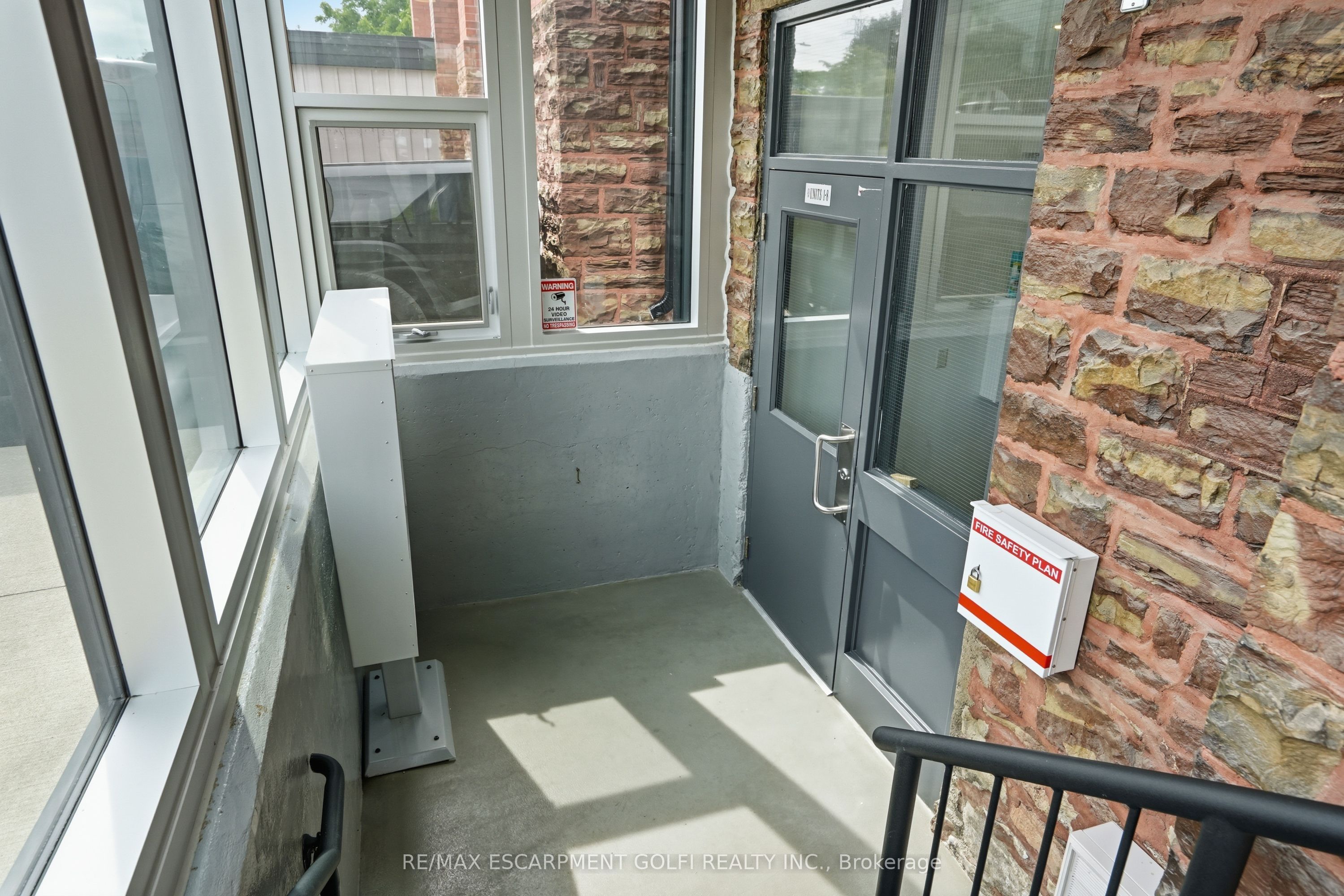405 Merritt Street 8, St. Catharines, ON L2P 1P5 photo 5