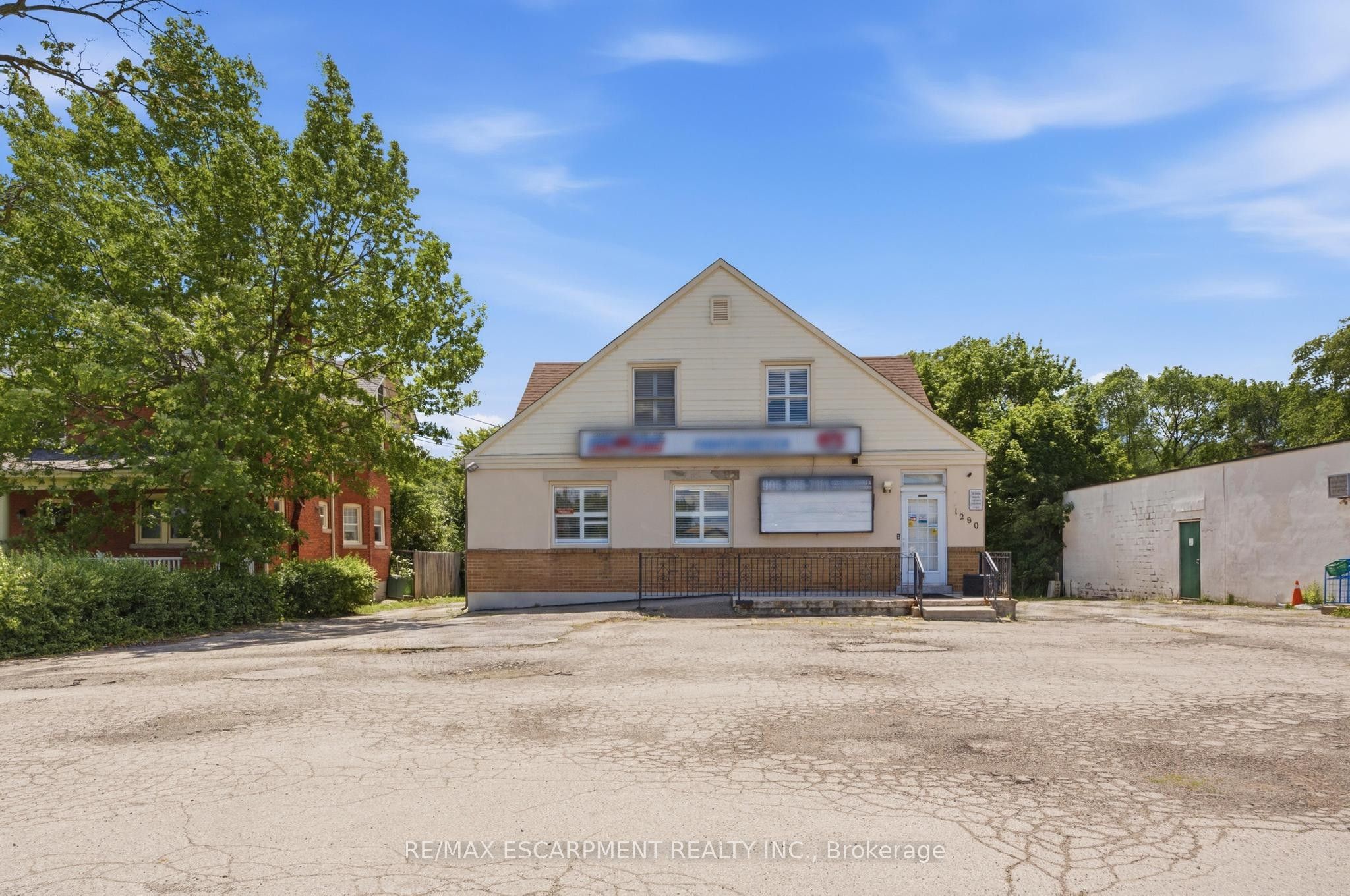 1260 Highway 8, Hamilton, ON L8E 5Y3