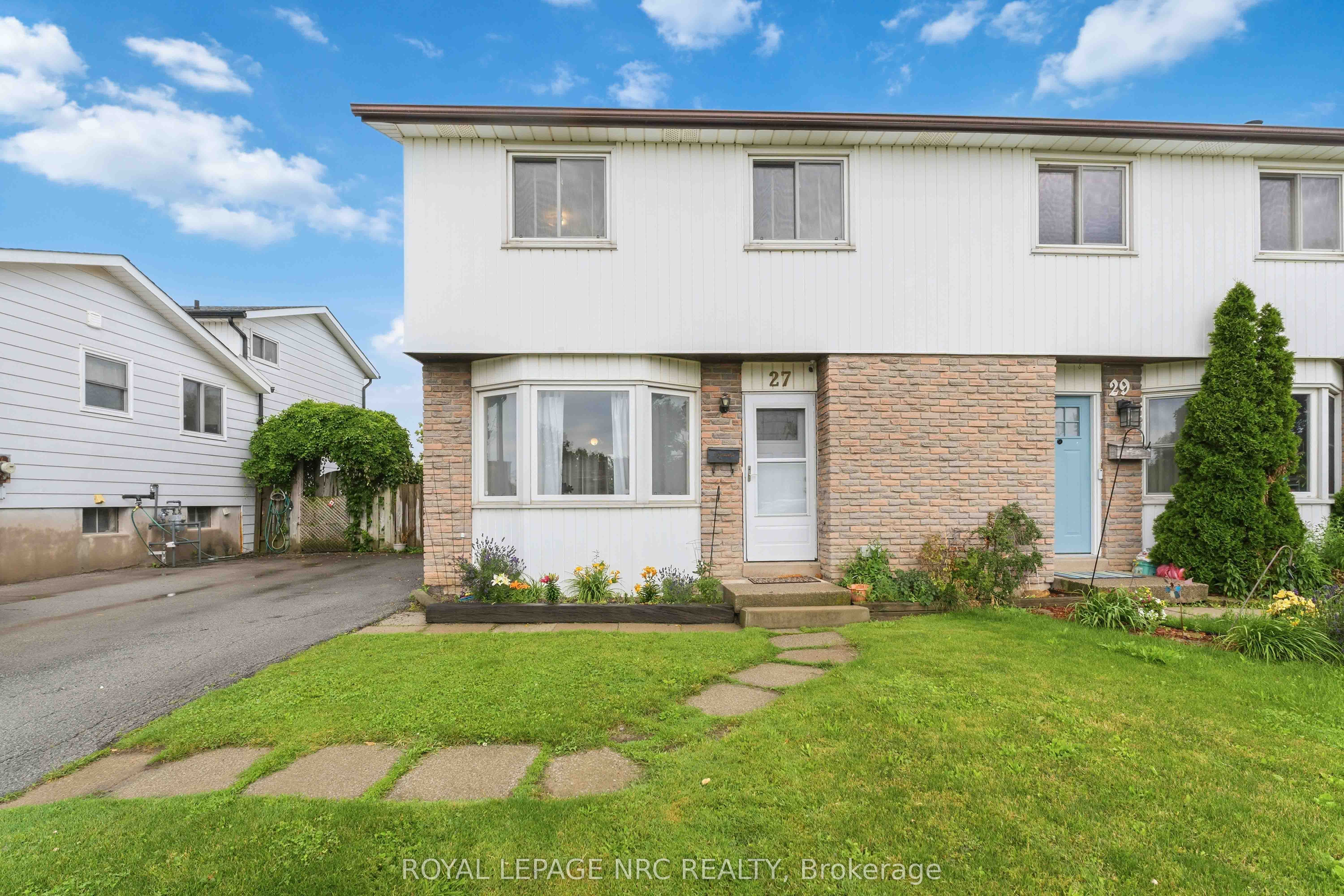 27 Canterbury Drive, St. Catharines, ON L2P 3M6 photo 2