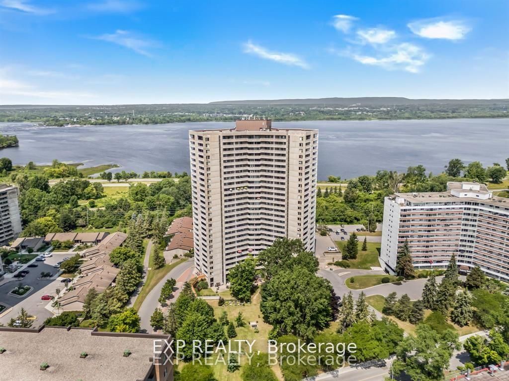 1081 Ambleside Drive E 1603, Woodroffe, ON K2B 8C8
