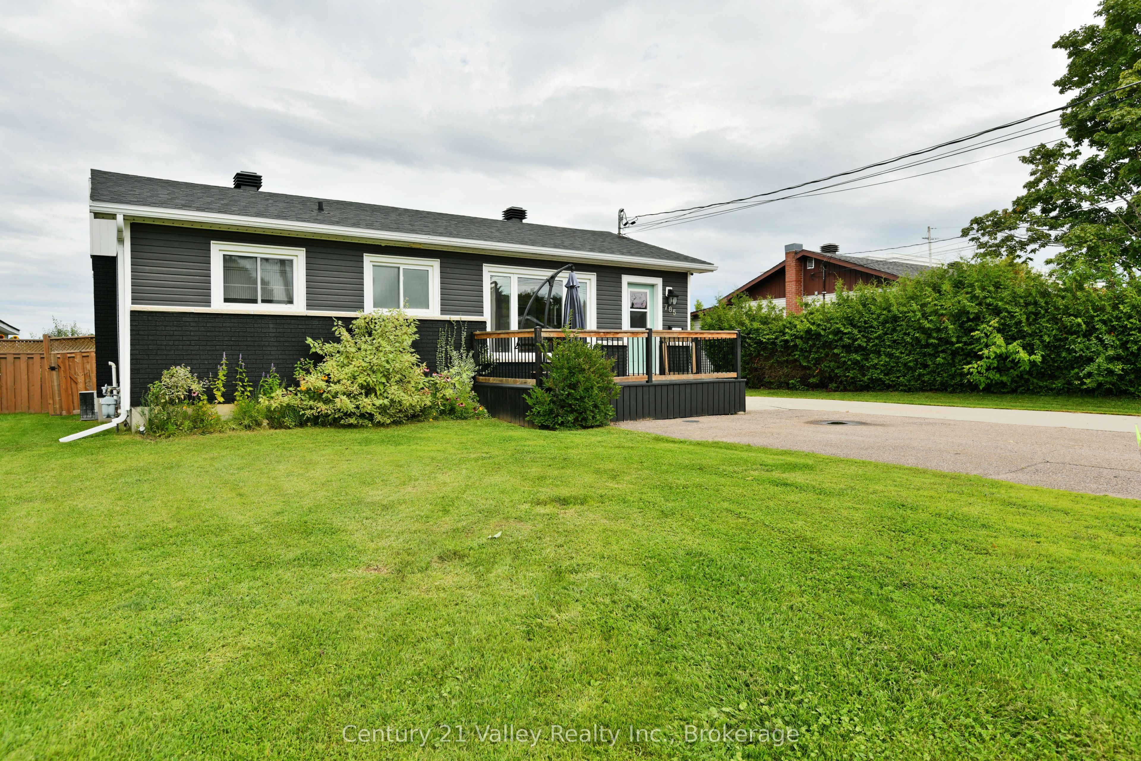 785 Eighth Street, Renfrew, ON K7V 1B5 photo 2