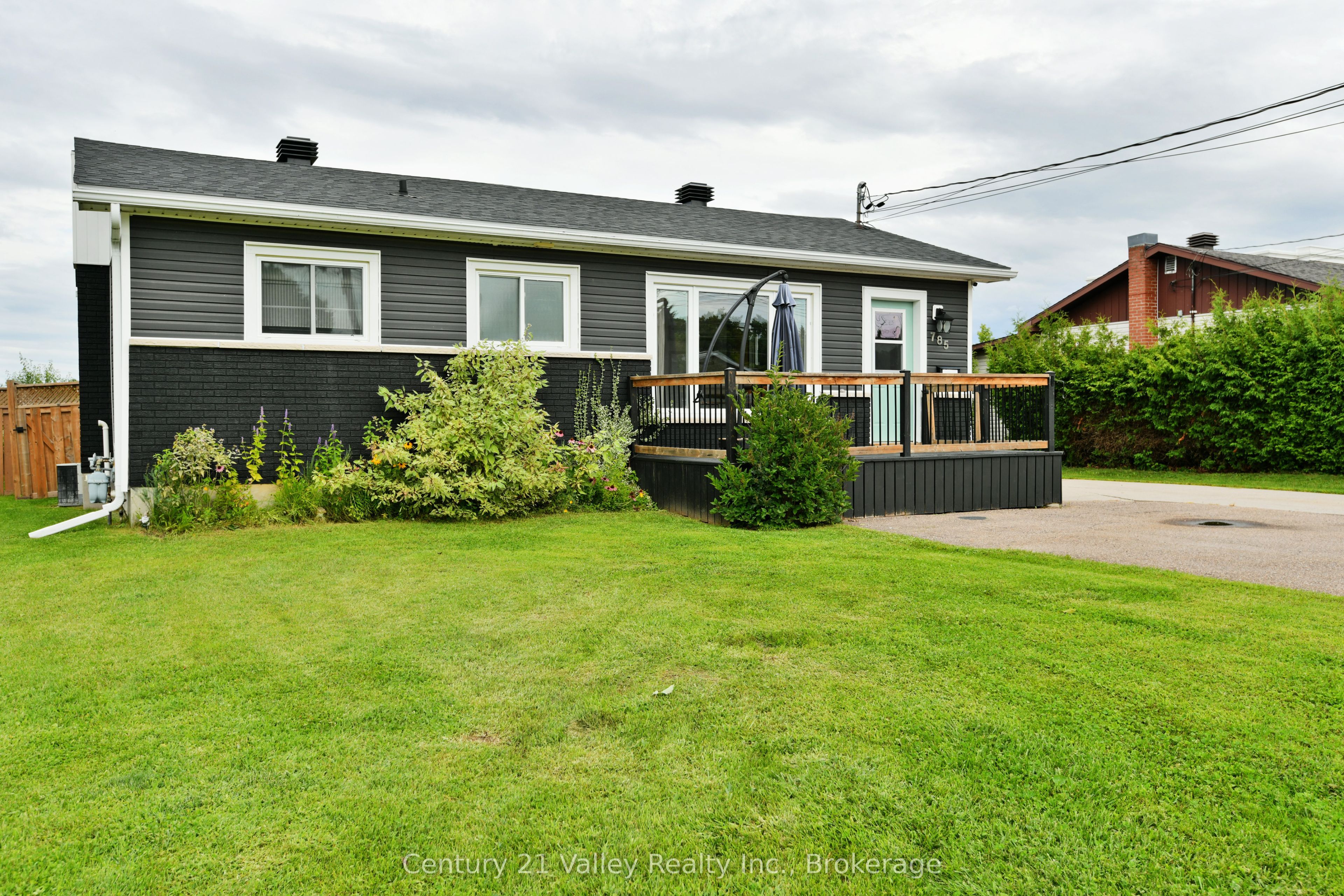 785 Eighth Street, Renfrew, ON K7V 1B5 photo 3