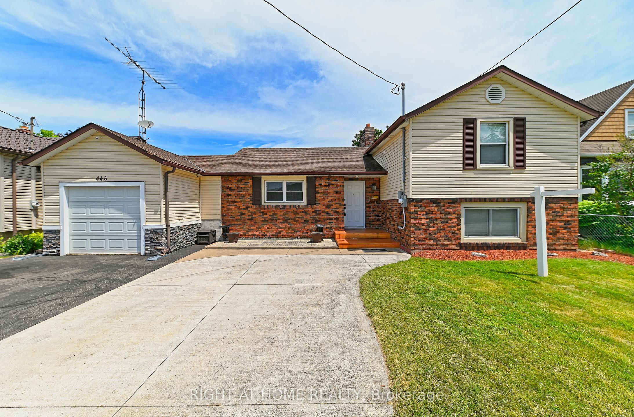 446 Geneva Street, St. Catharines, ON L2N 2H3 photo 2