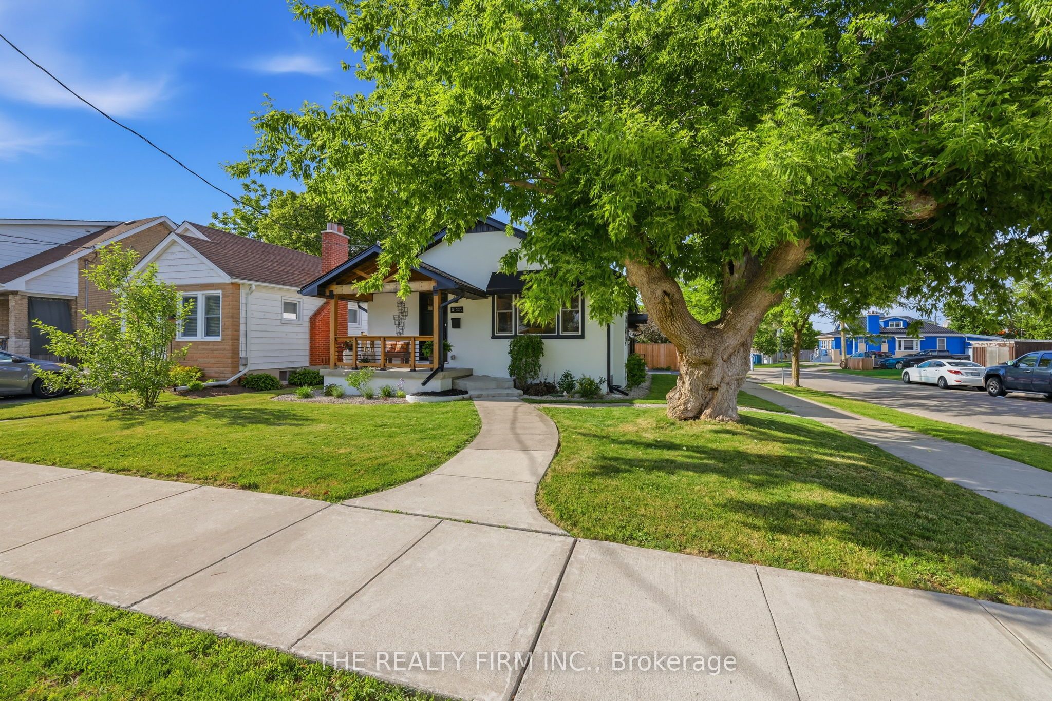 8 Briscoe Street W, London South, ON N6J 1L8 photo 3