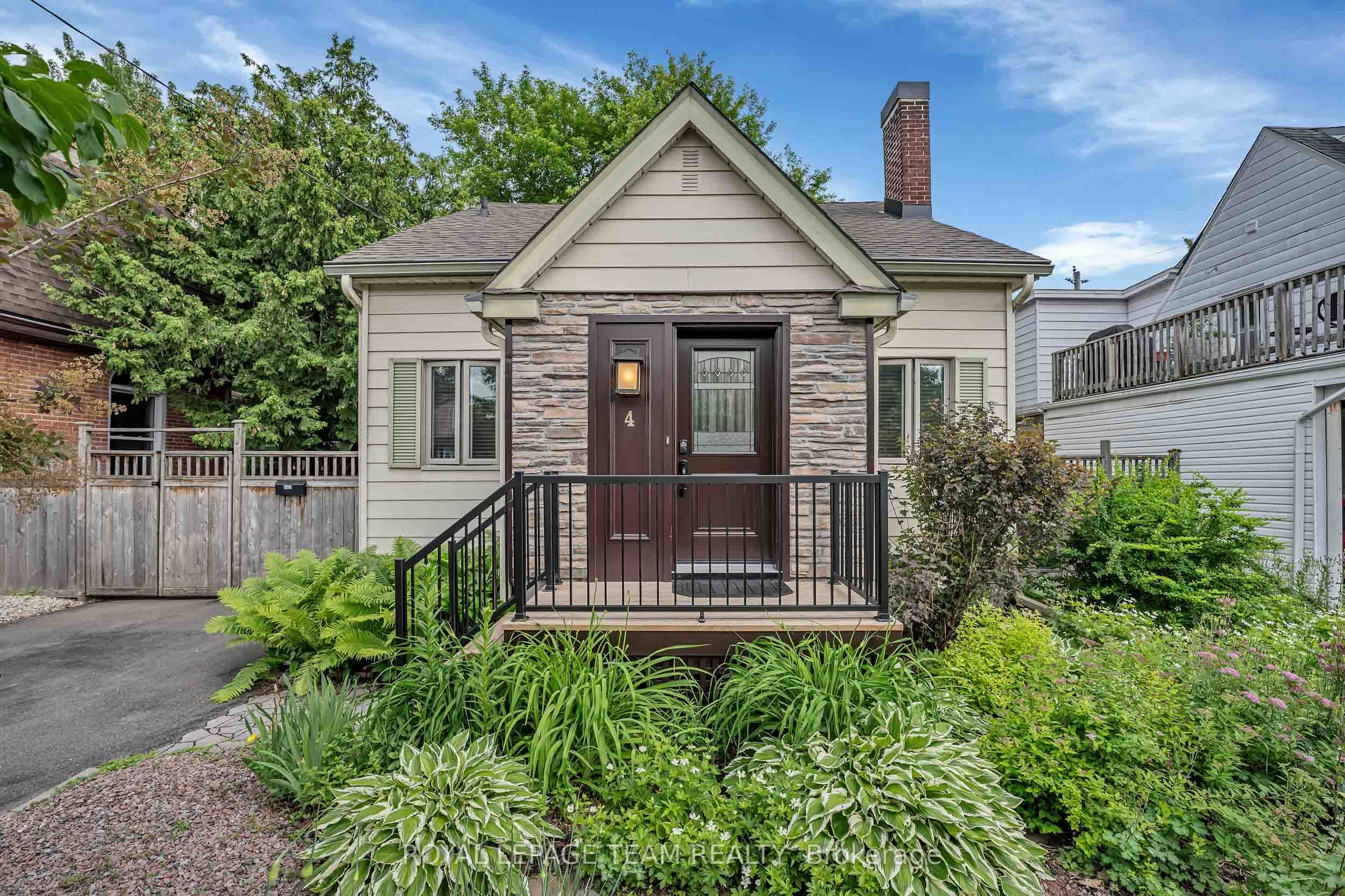 4 Queen Mary Street, Overbrook - Castleheights and Area, ON K1K 1Y2