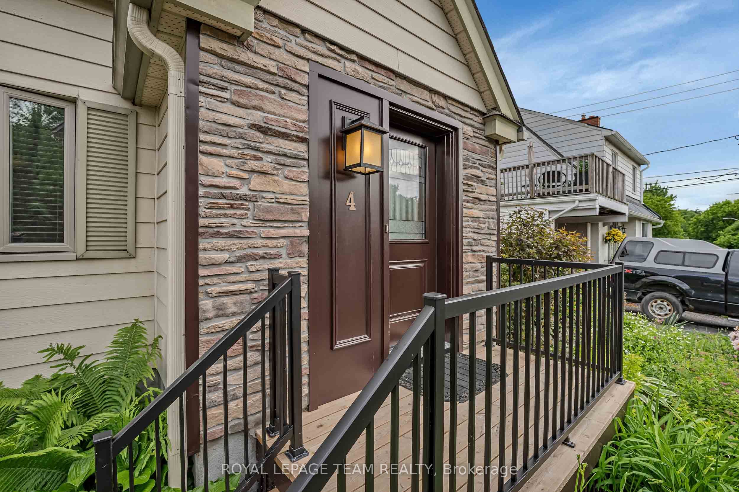 4 Queen Mary Street, Overbrook - Castleheights and Area, ON K1K 1Y2 photo 4