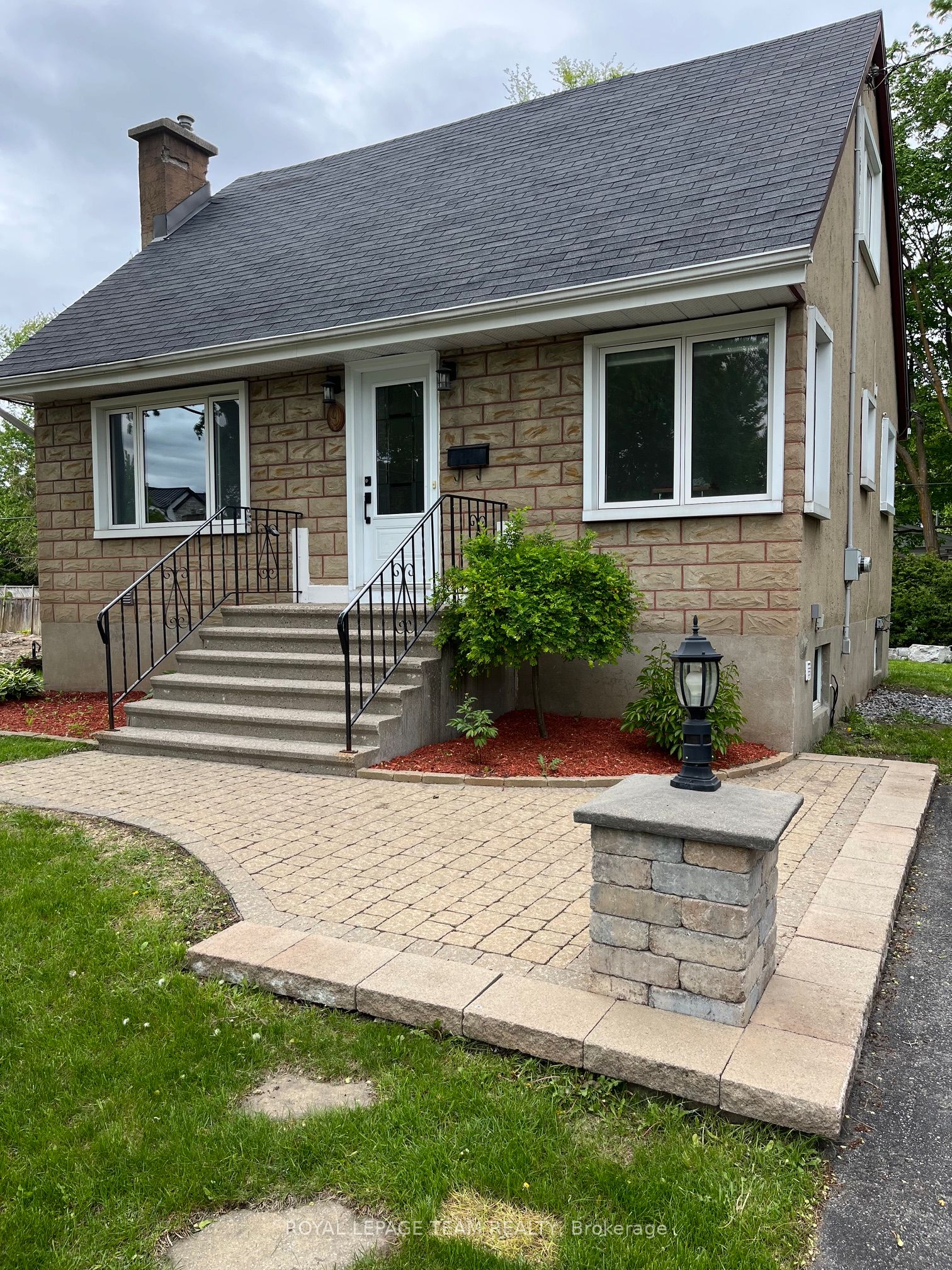 9 & 7 Tower Road, Meadowlands - Crestview and Area, ON K2G 2E2 photo 3