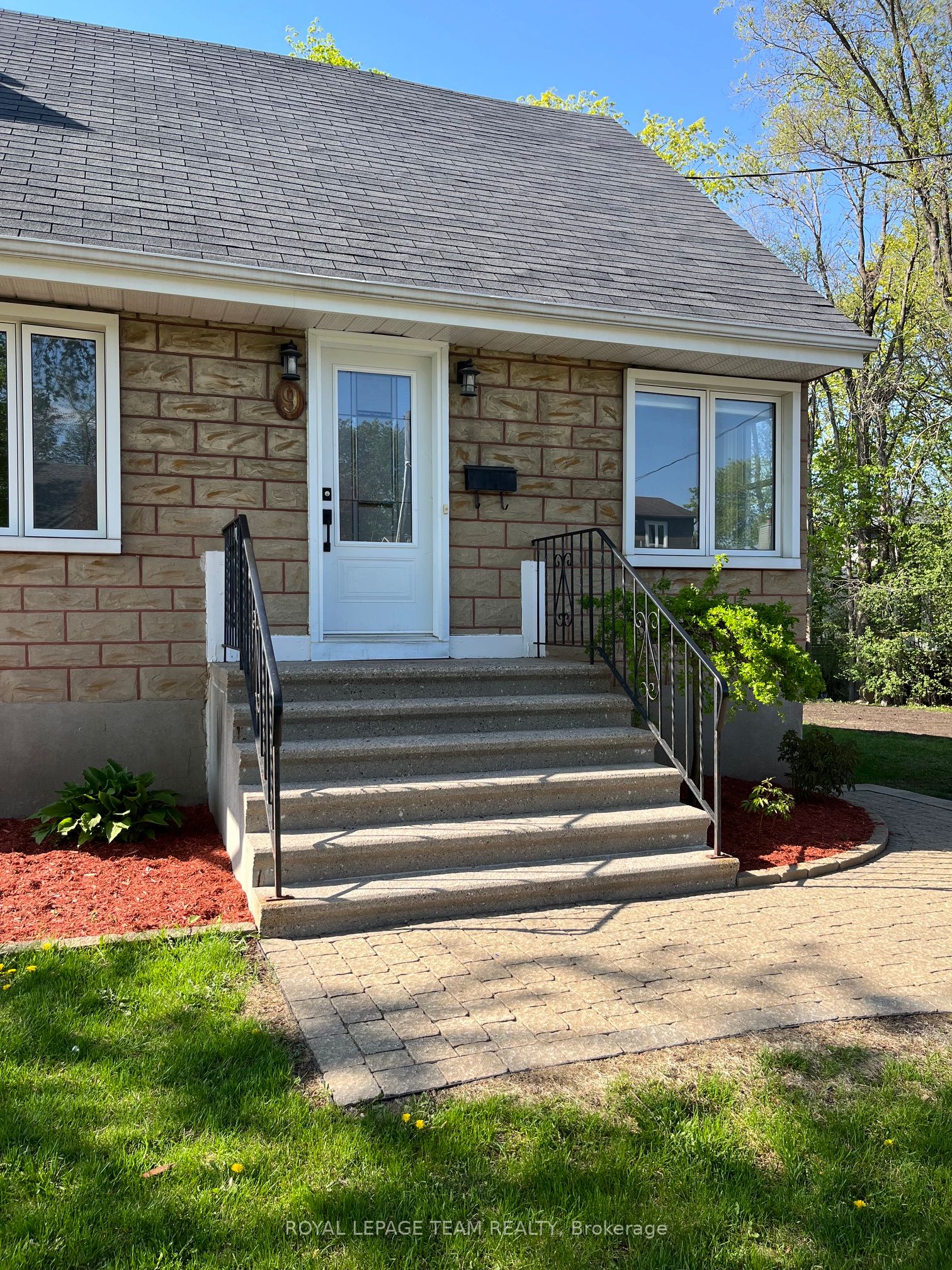 9 & 7 Tower Road, Meadowlands - Crestview and Area, ON K2G 2E2 photo 4