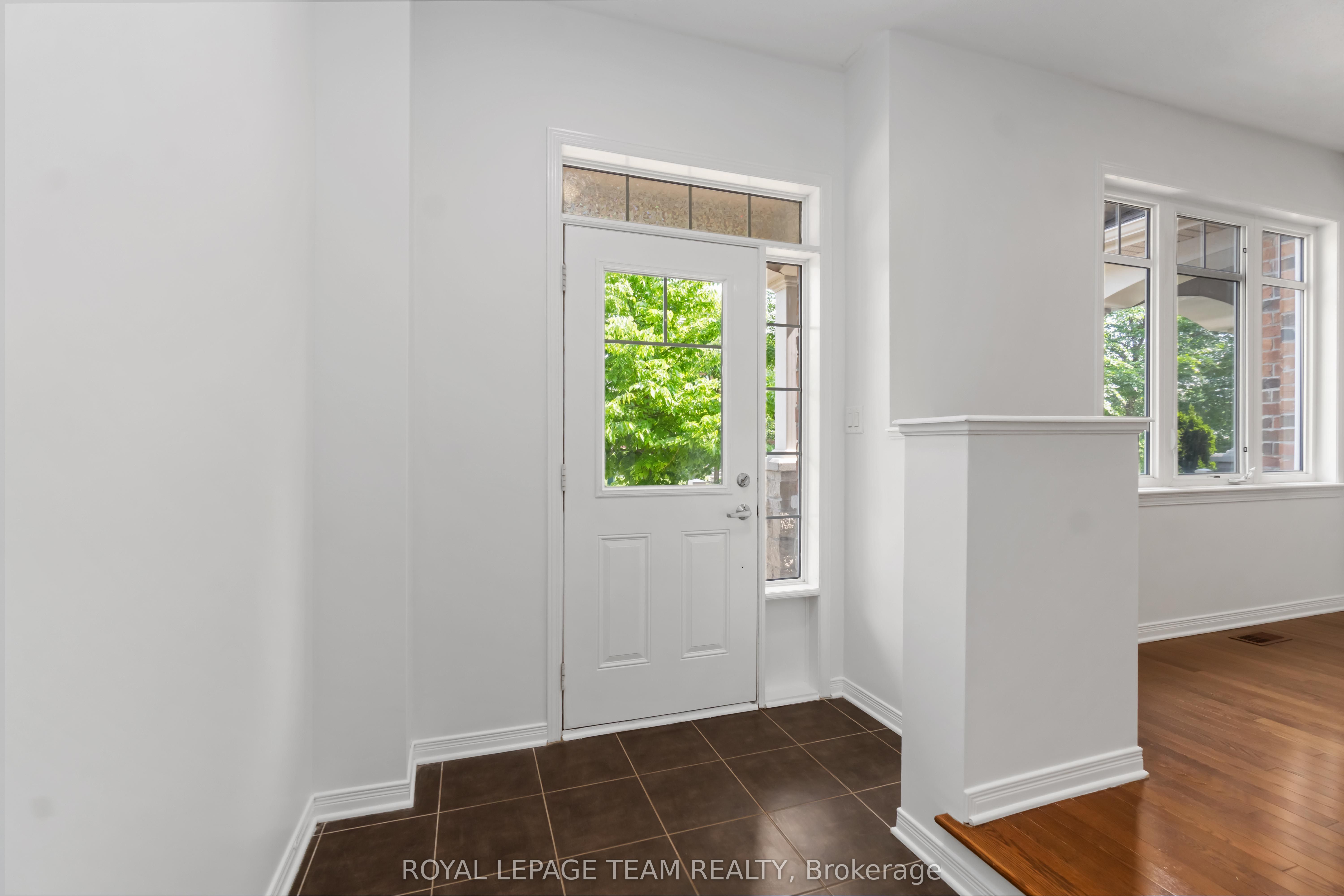 349 SWEETFLAG Street, Barrhaven, ON K2J 5A3 photo 4