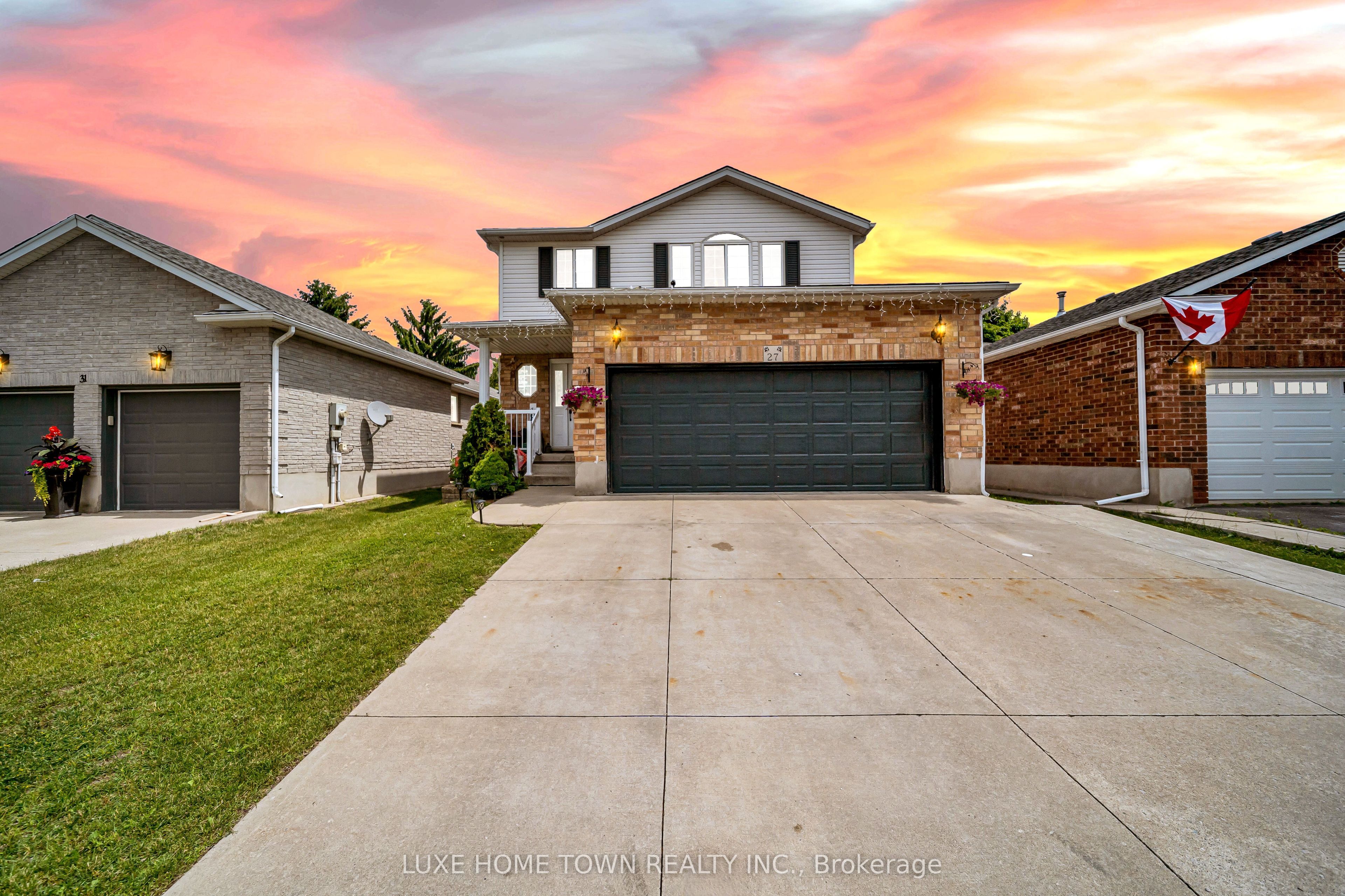 27 Fraserwood Court, Cambridge, ON N1S 5B6