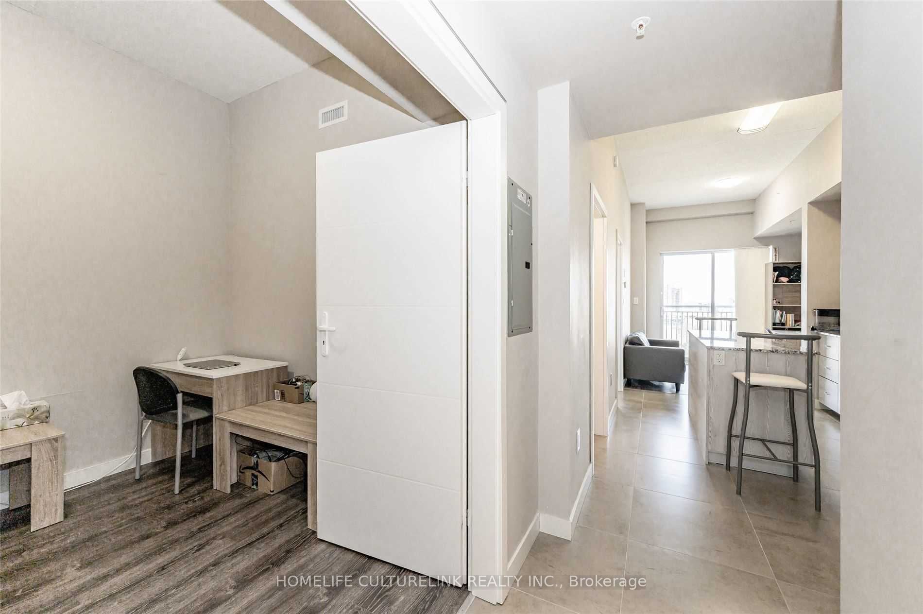 280 Lester Street E 823, Waterloo, ON N2L 0G2 photo 3