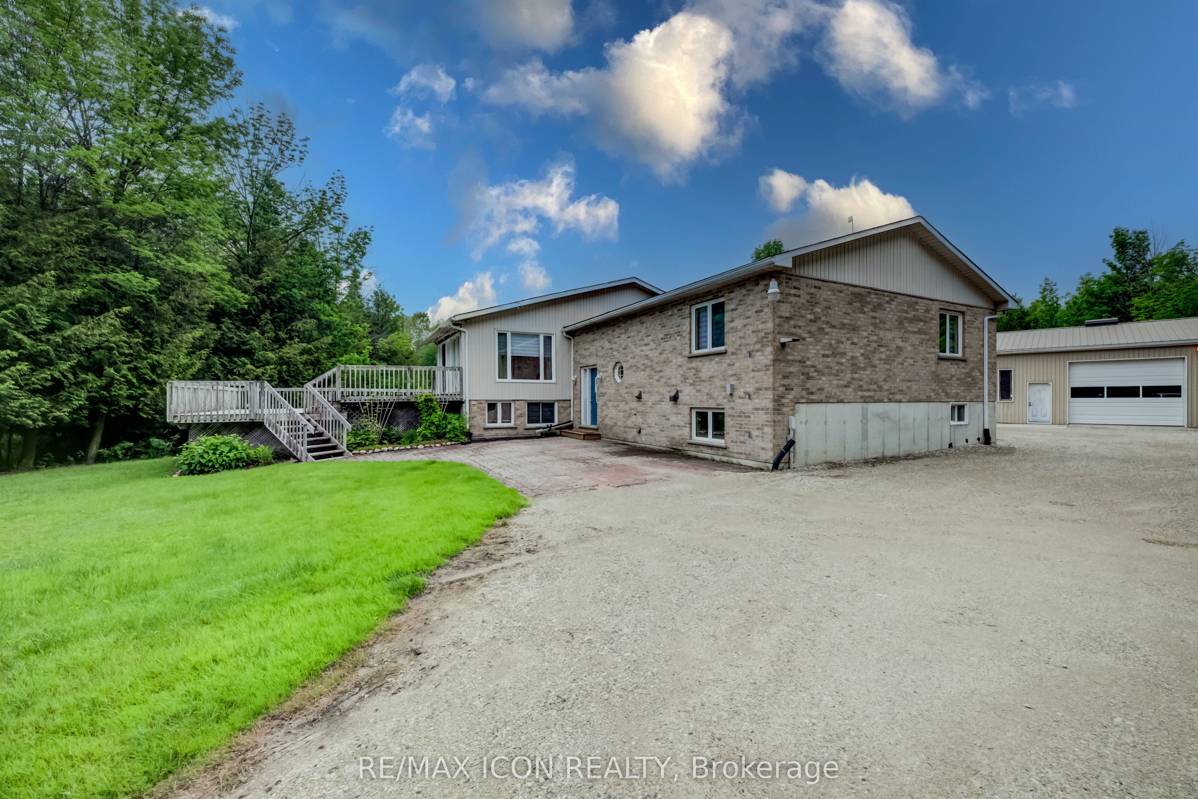 7298 8 Side Road W, Wellington North, ON N0G 1A0