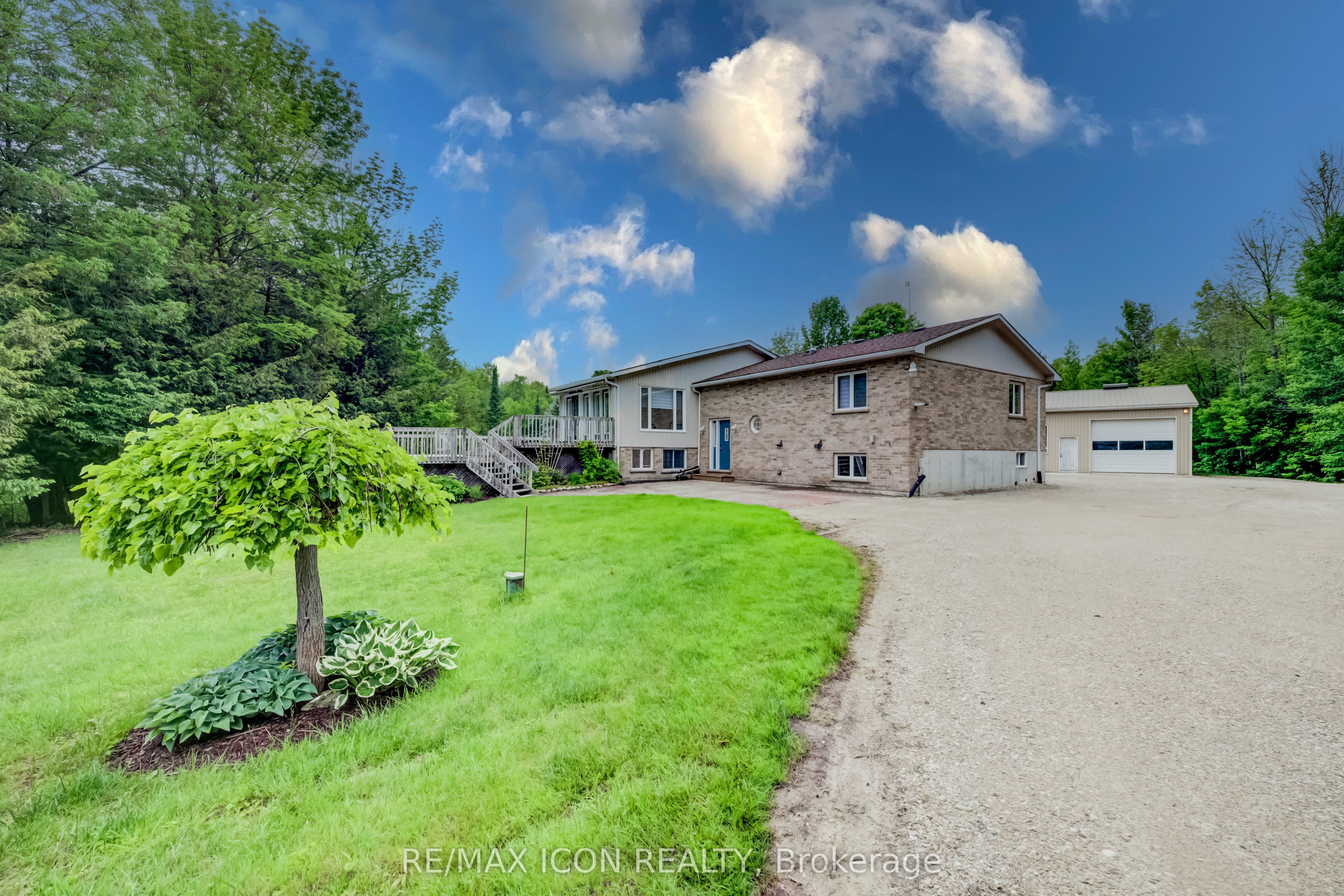 7298 8 Side Road W, Wellington North, ON N0G 1A0 photo 2