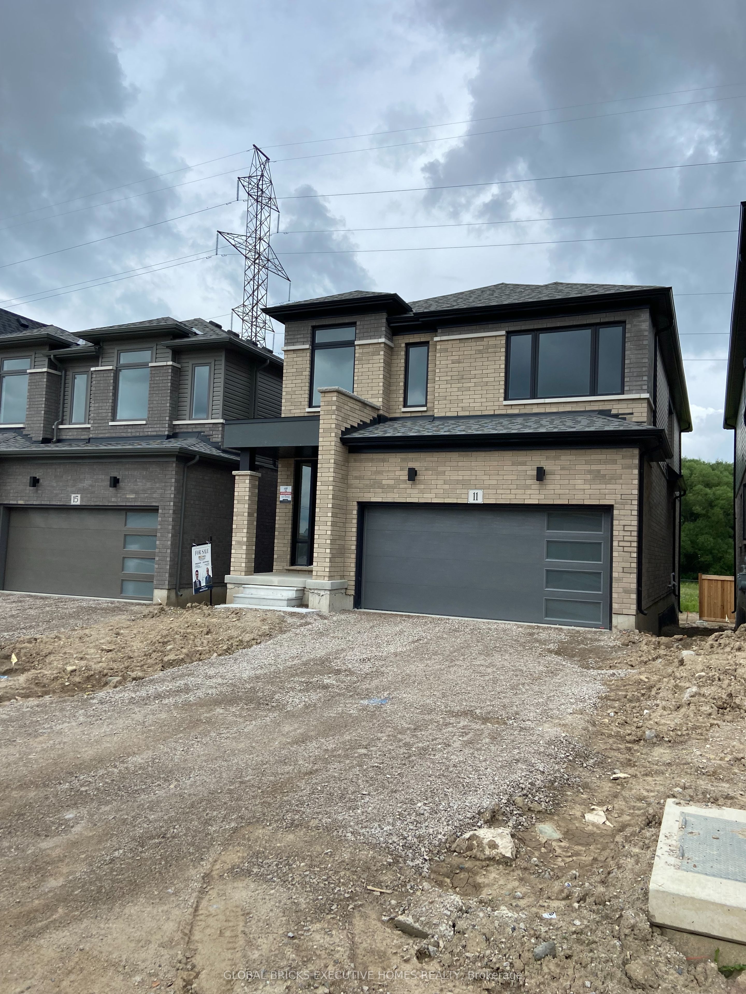 11 Poett Avenue, Stratford, ON N5A 0M2