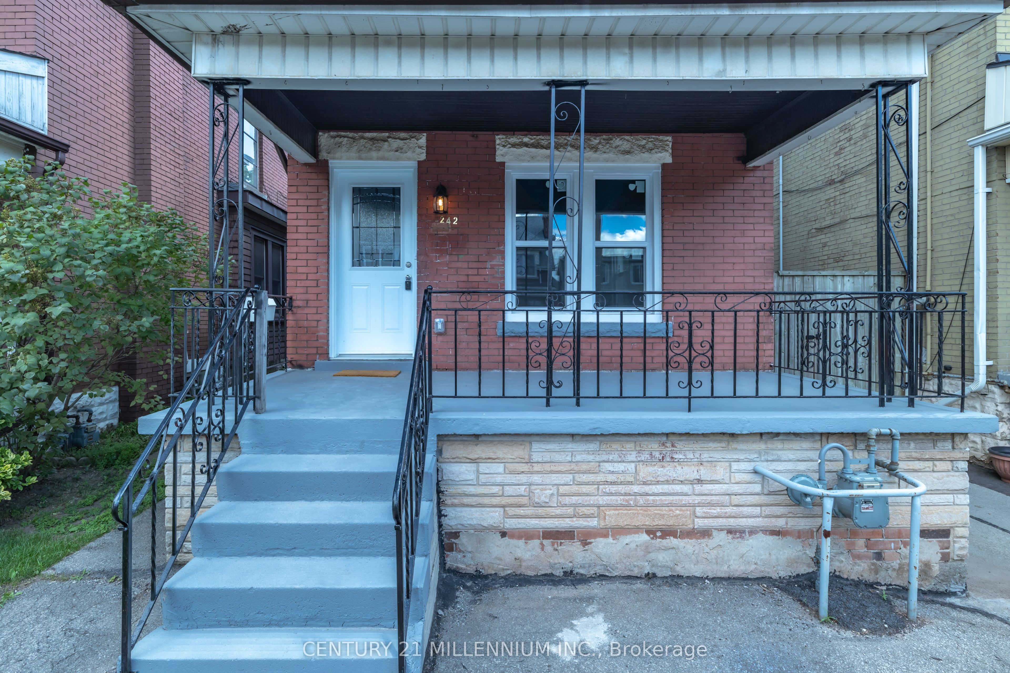 242 Balmoral Avenue N, Hamilton, ON L8L 7S2 photo 2