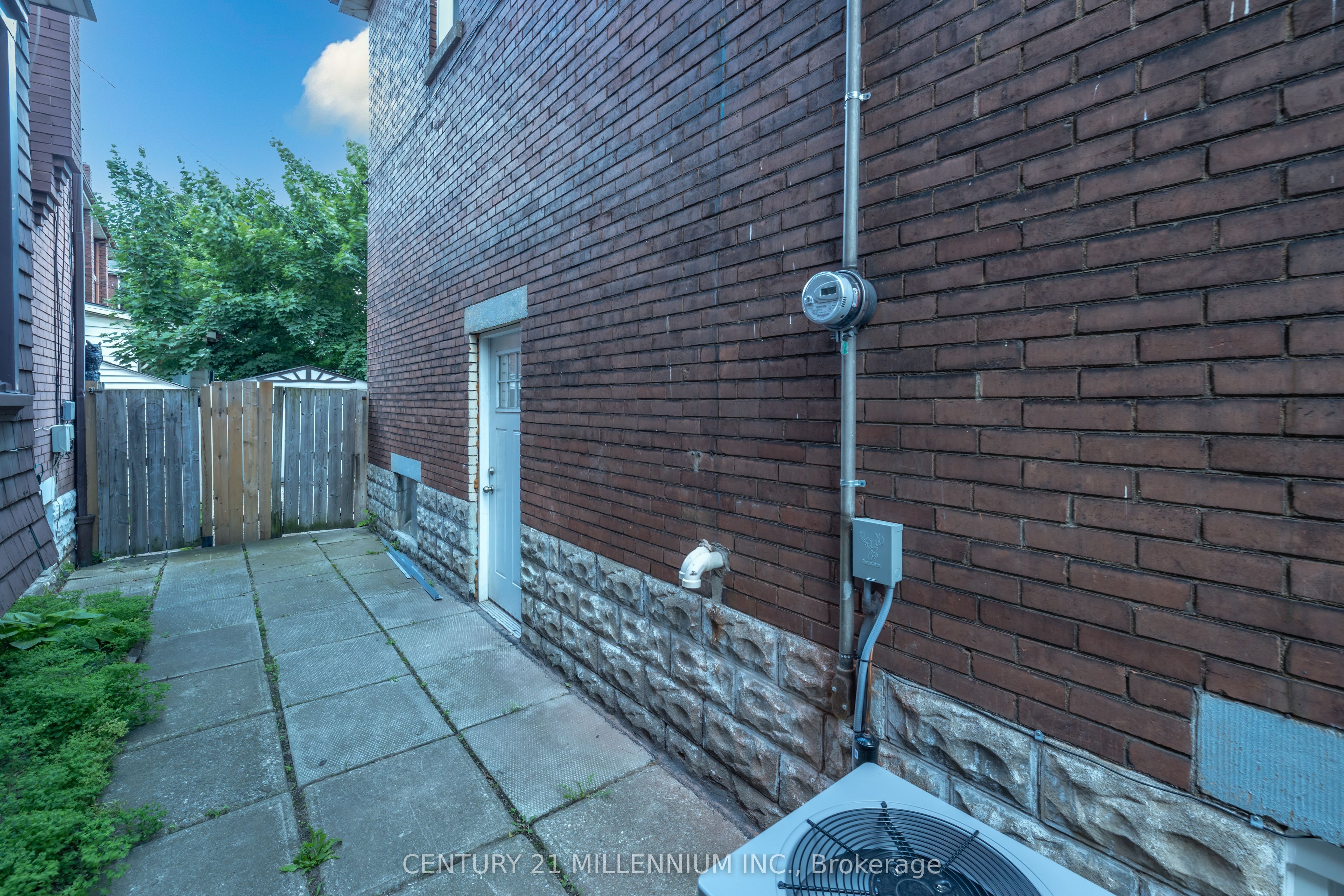 242 Balmoral Avenue N, Hamilton, ON L8L 7S2 photo 4